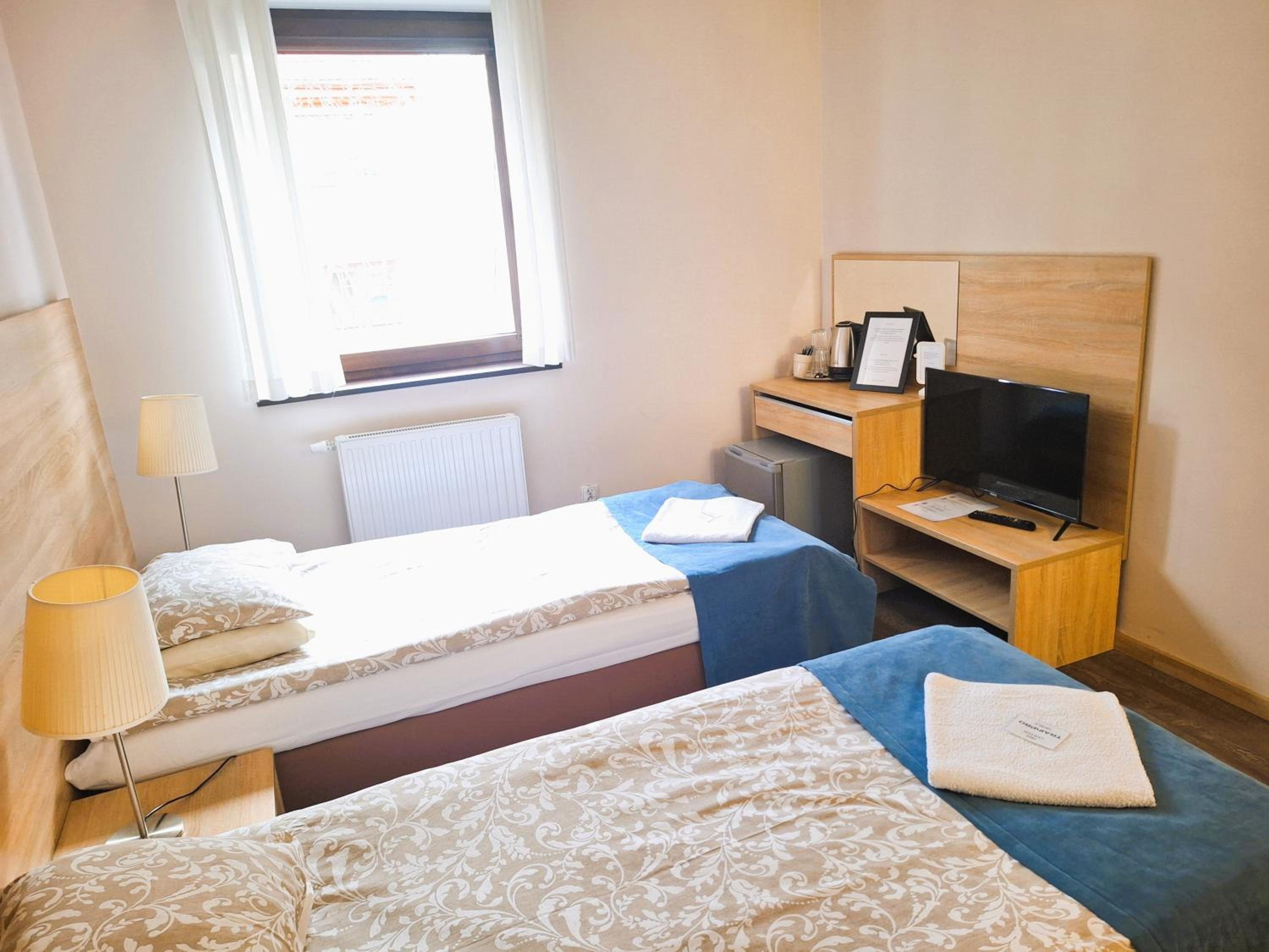 Standard Twin Room - Photo 2