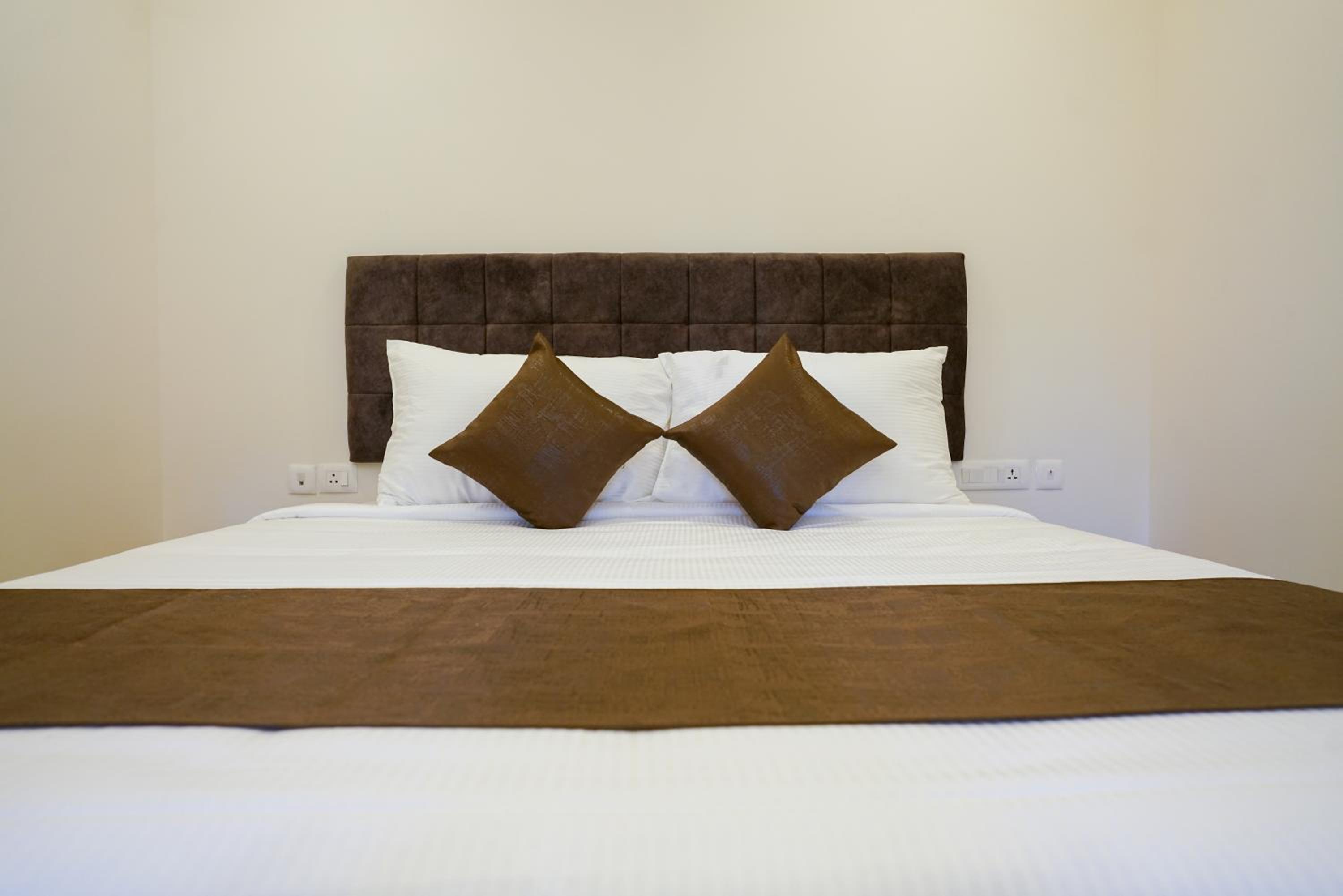 Deluxe Room - Photo 4