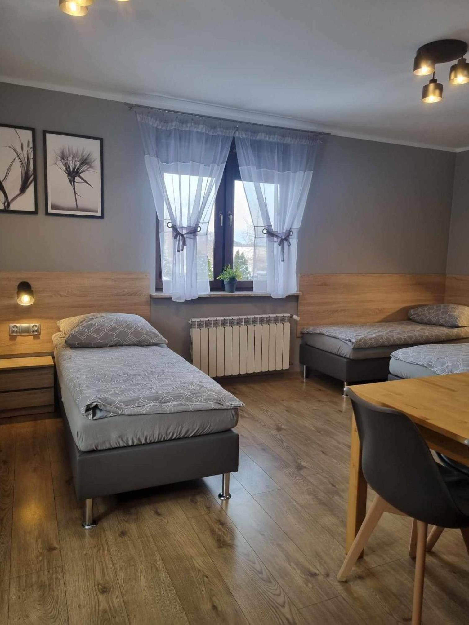 Quadruple Room with Private Bathroom - Photo 6