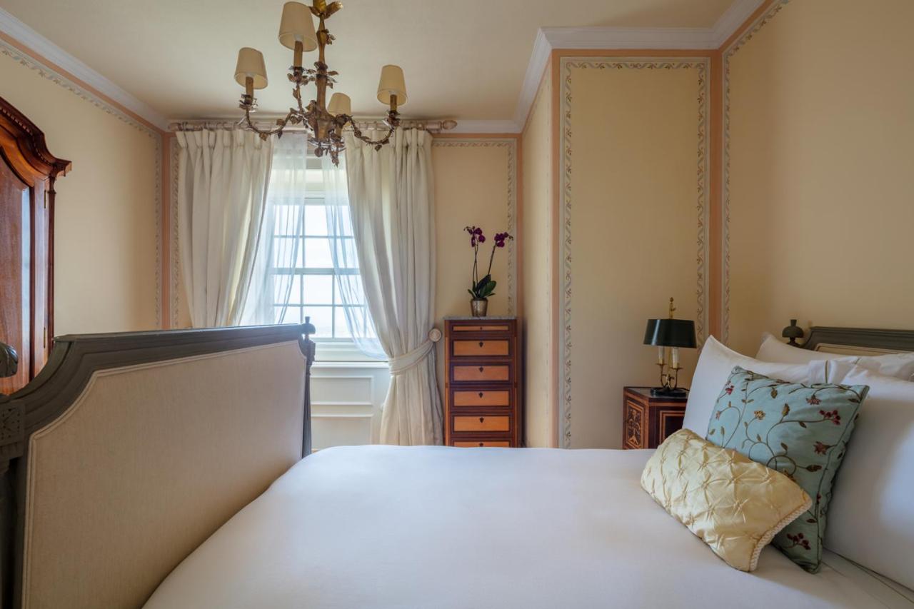 Deluxe Room with Valley View