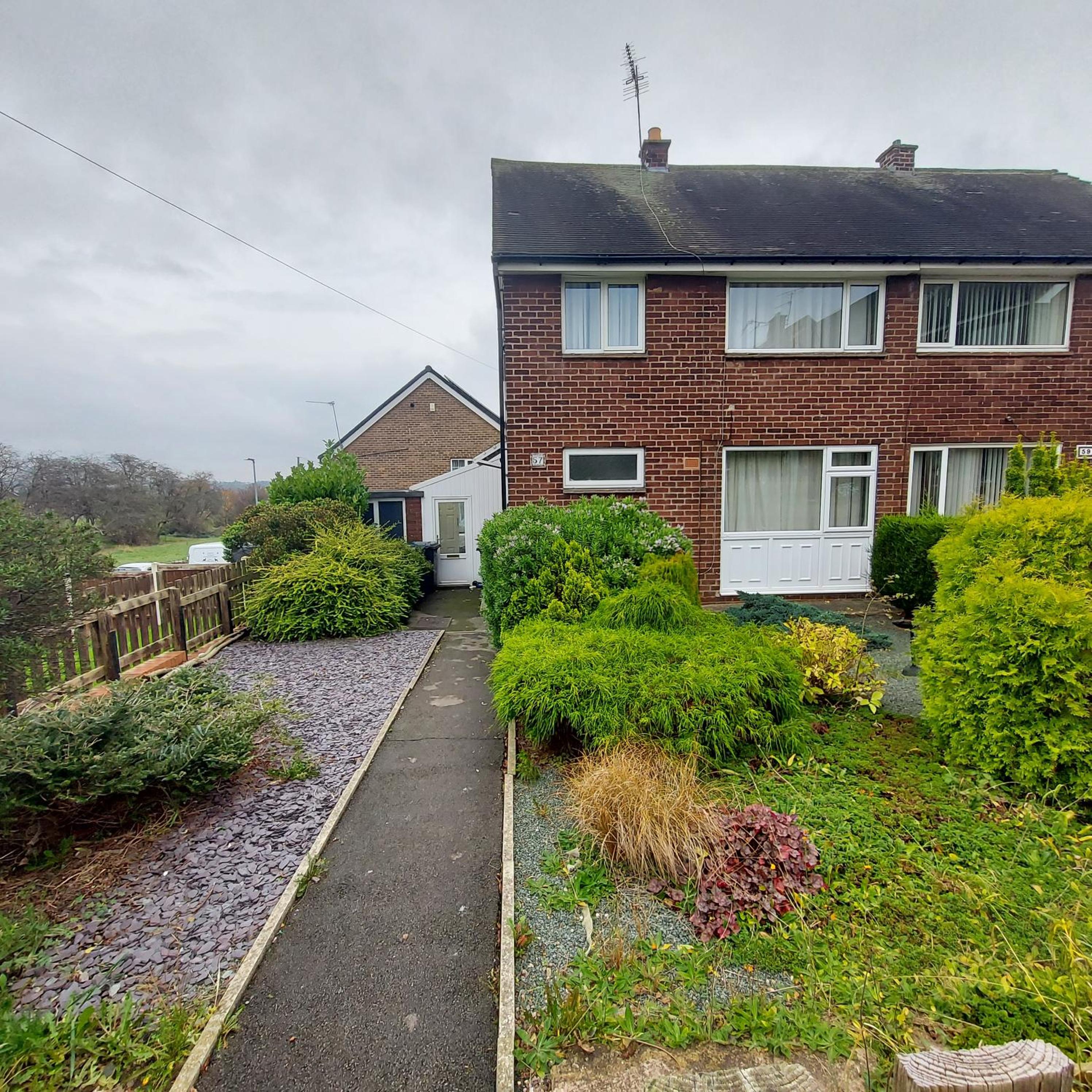 Three-Bedroom House photo 2