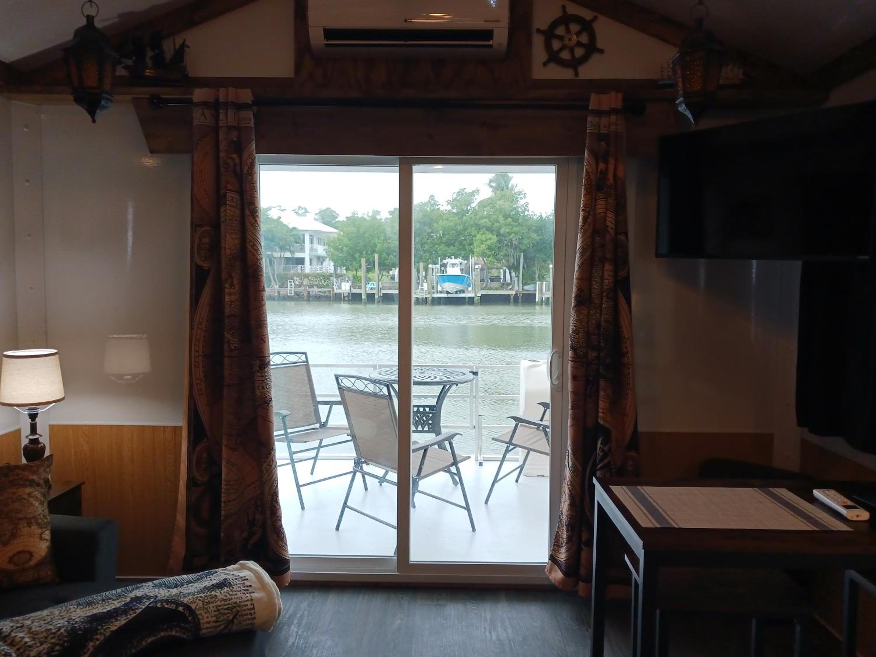 Double Room with Sea View - Photo 2