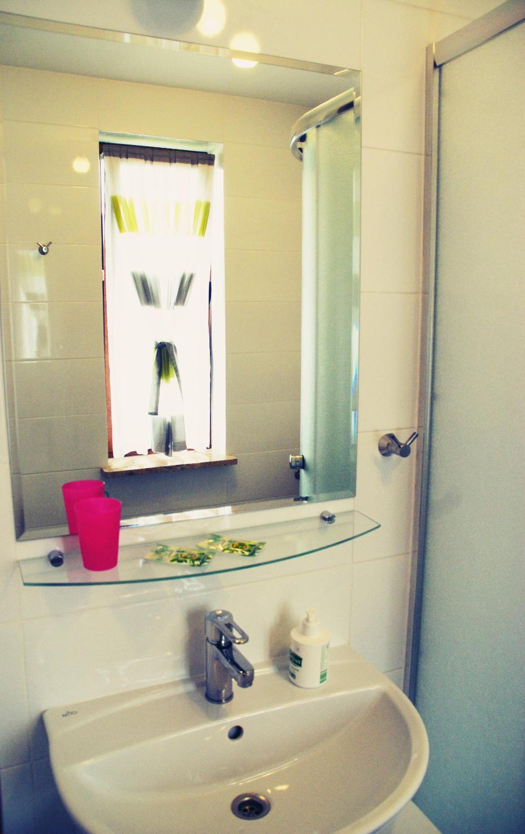 Double or Twin Room - Photo 4