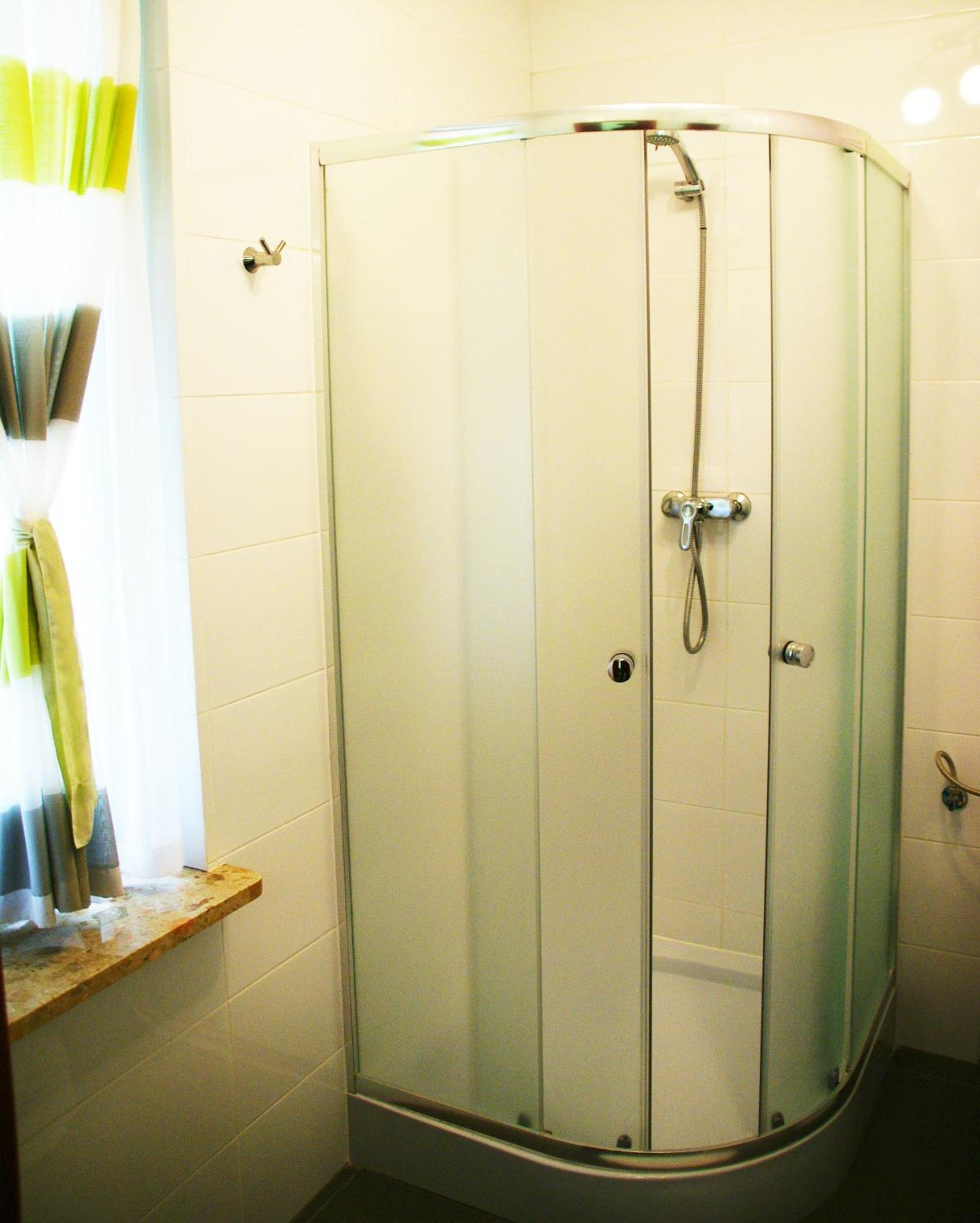 Double or Twin Room - Photo 3
