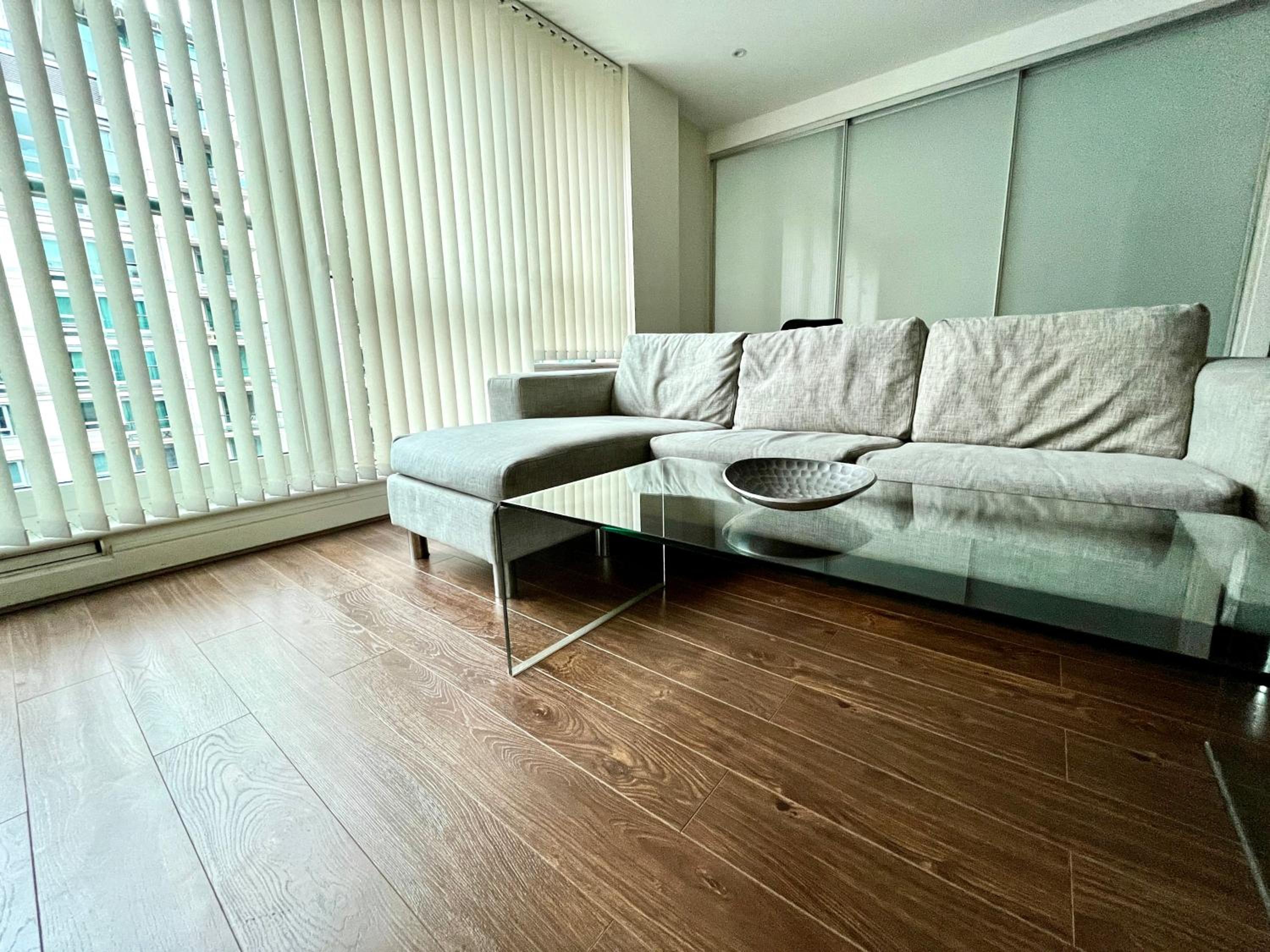 One-Bedroom Apartment photo 1