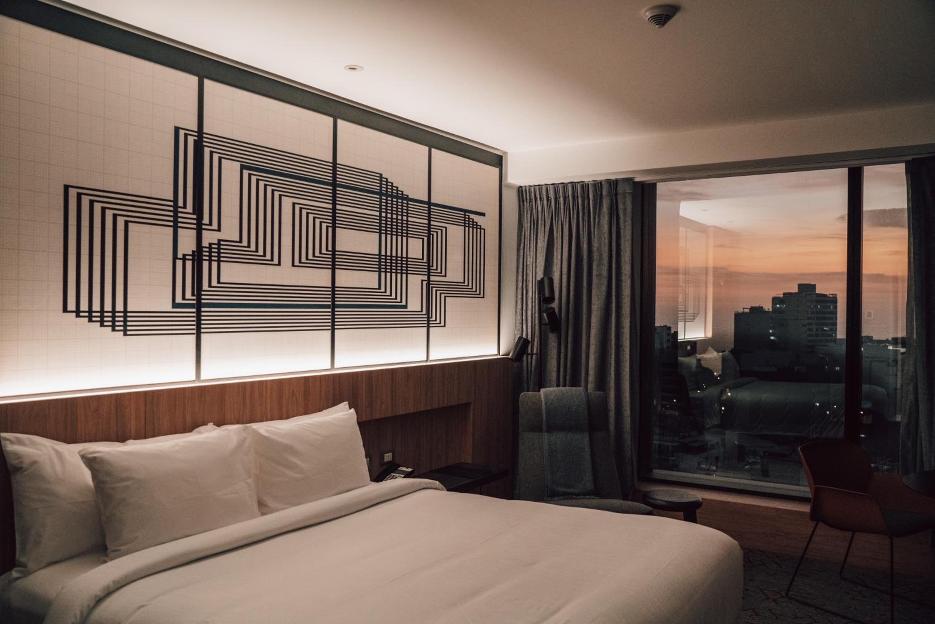 Premium deluxe with executive lounge access  - Photo 1