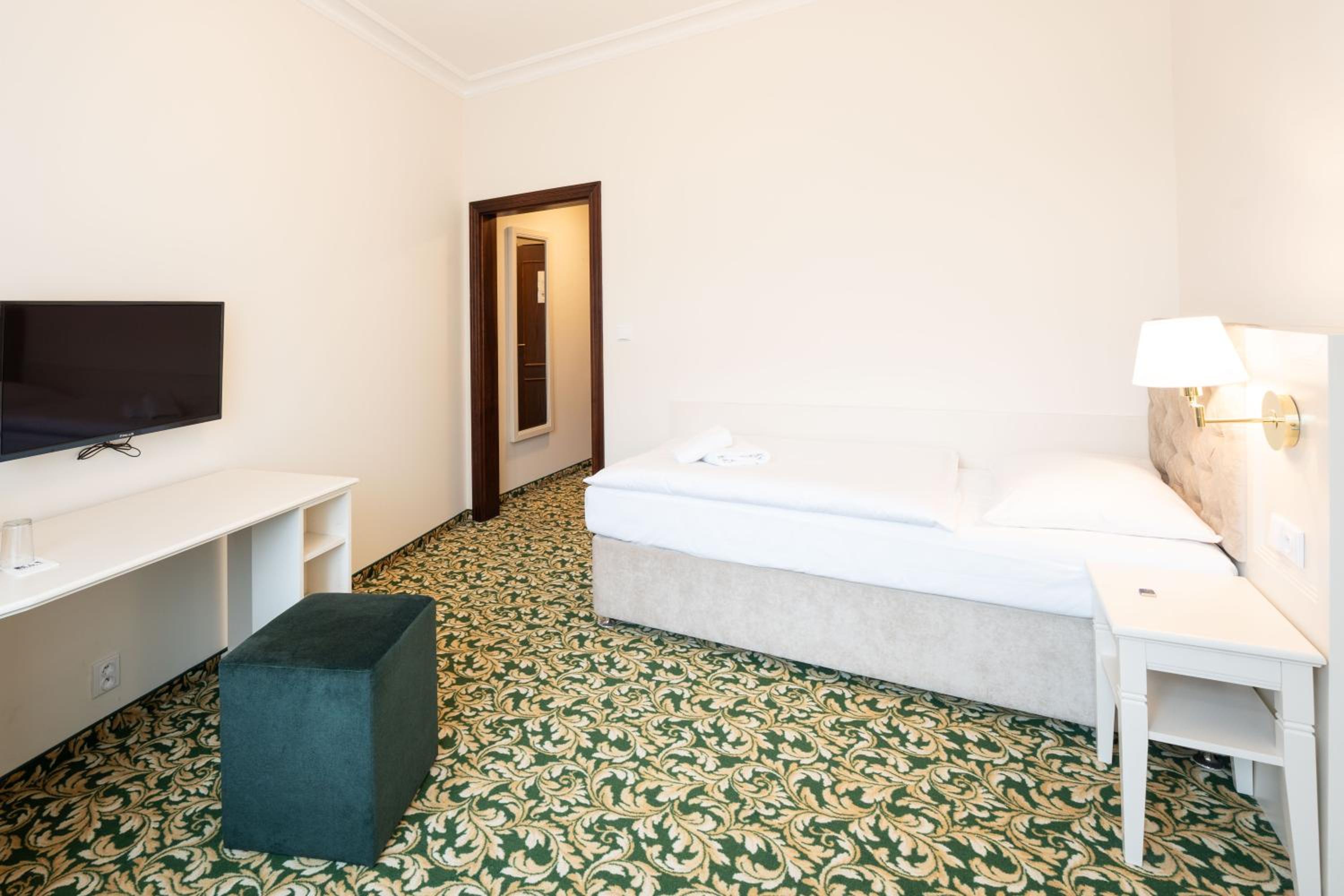 Single Room photo 2
