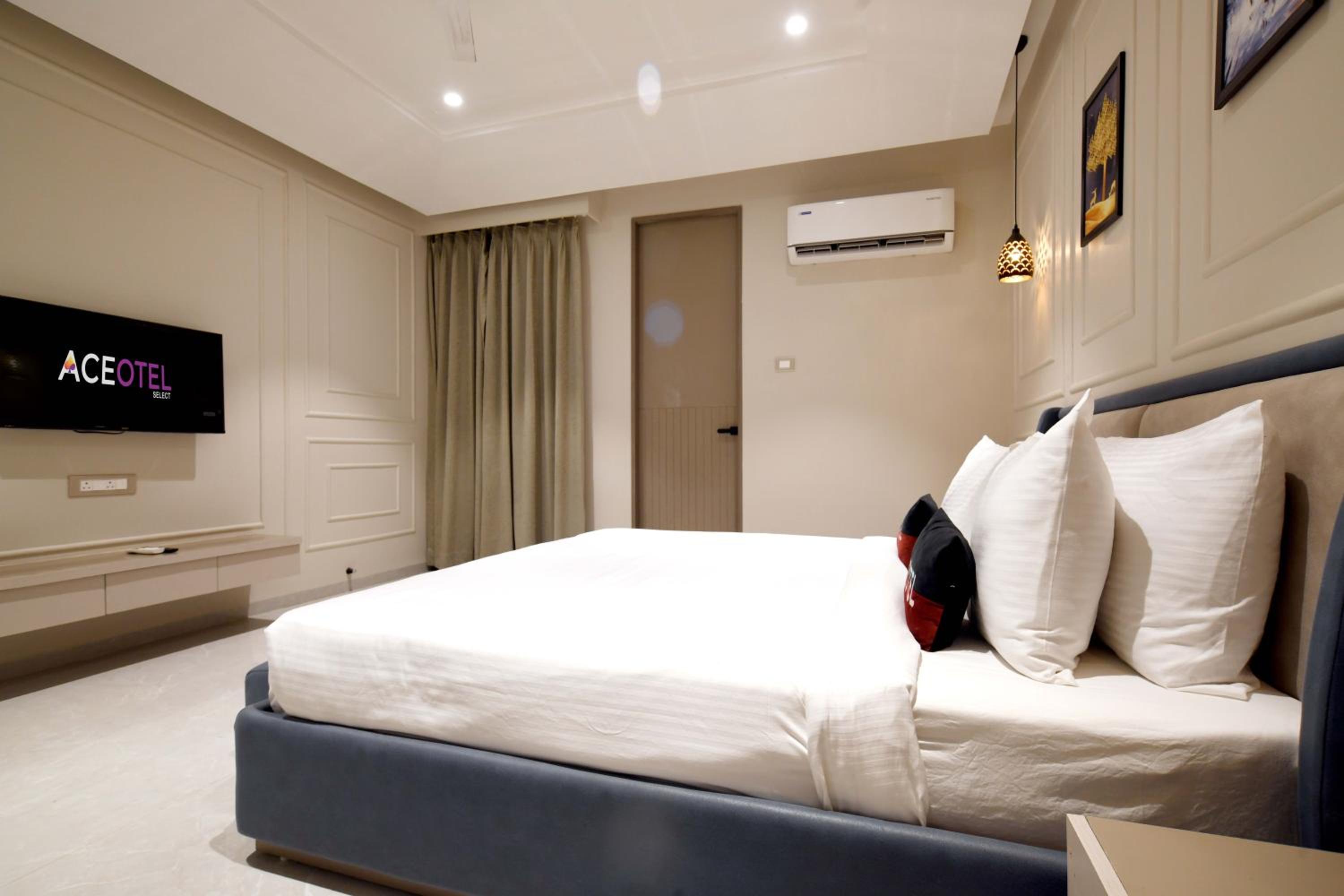King Room with Balcony photo 3