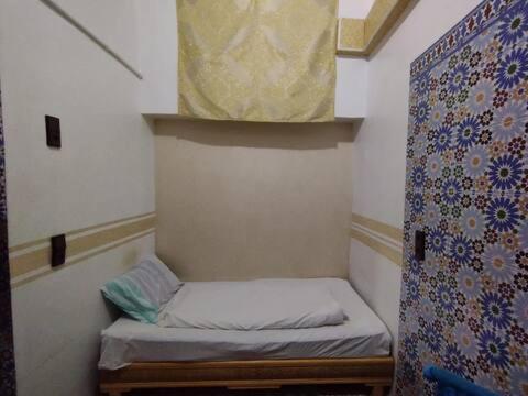 Single Room with Private Bathroom photo 2