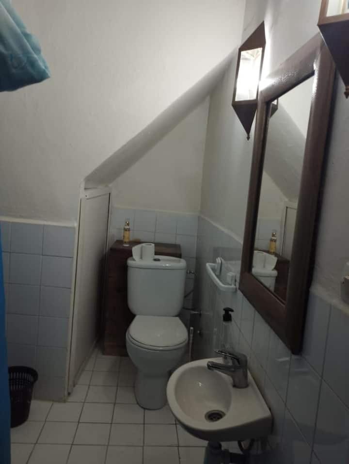 Single Room with Private Bathroom photo 3