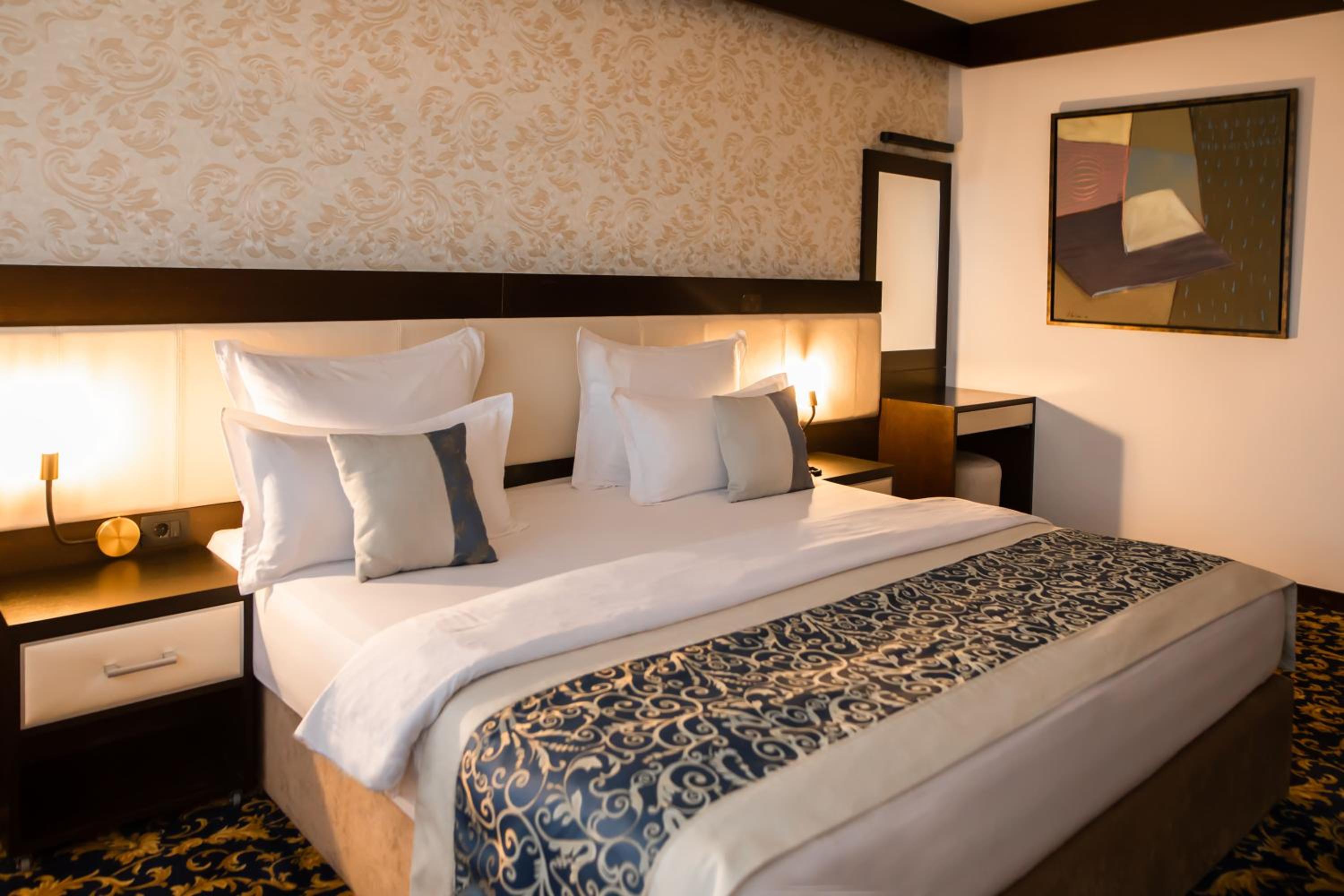 Deluxe Double or Twin Room photo 1