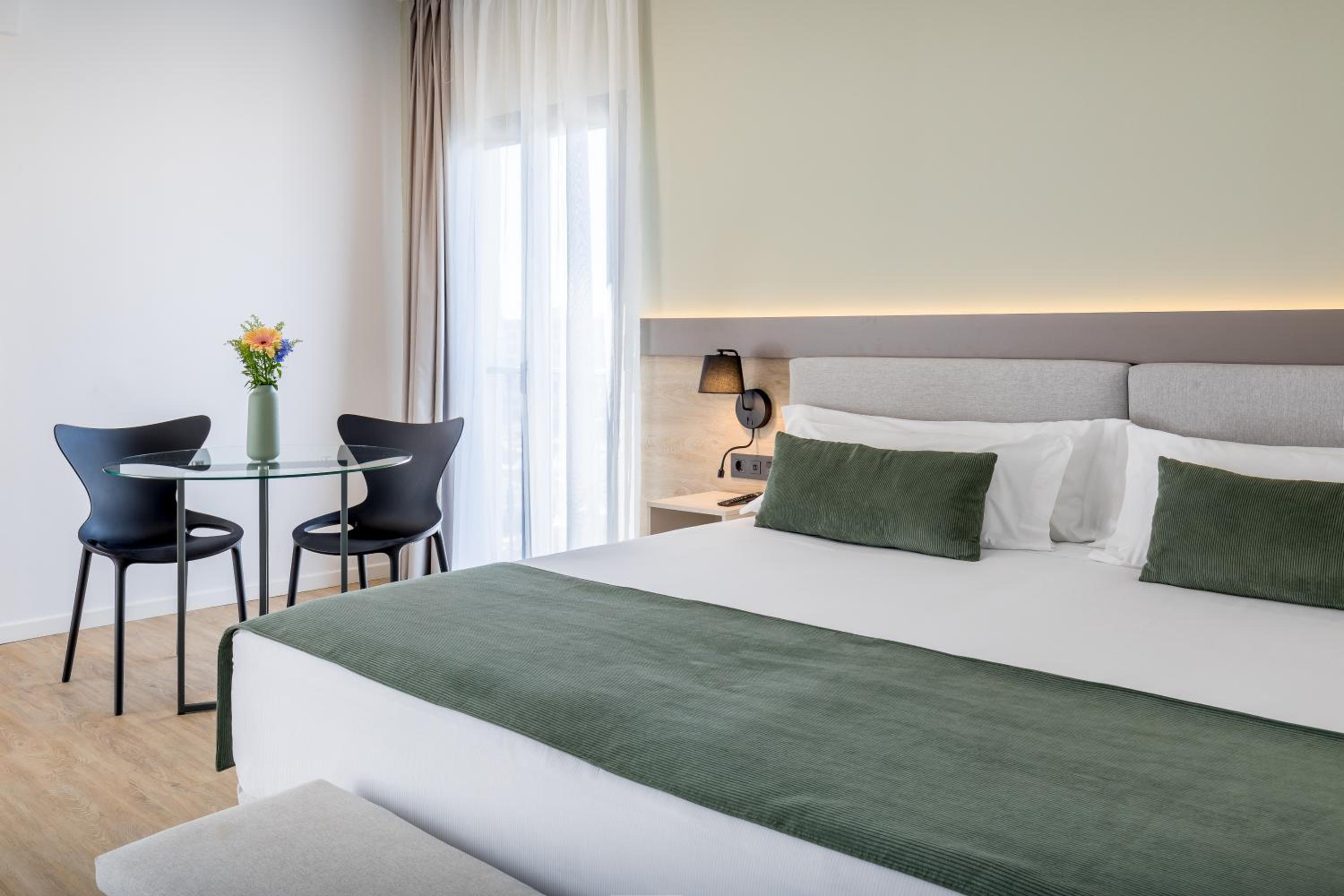 Superior Triple Room (3 Adults) - Photo 7