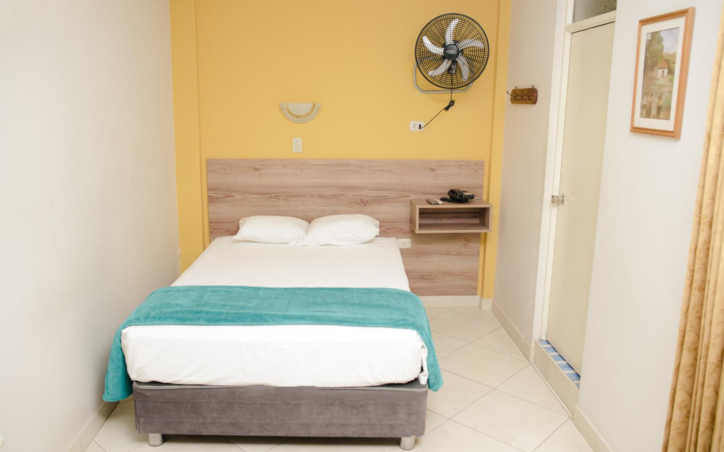 Single Room photo 3