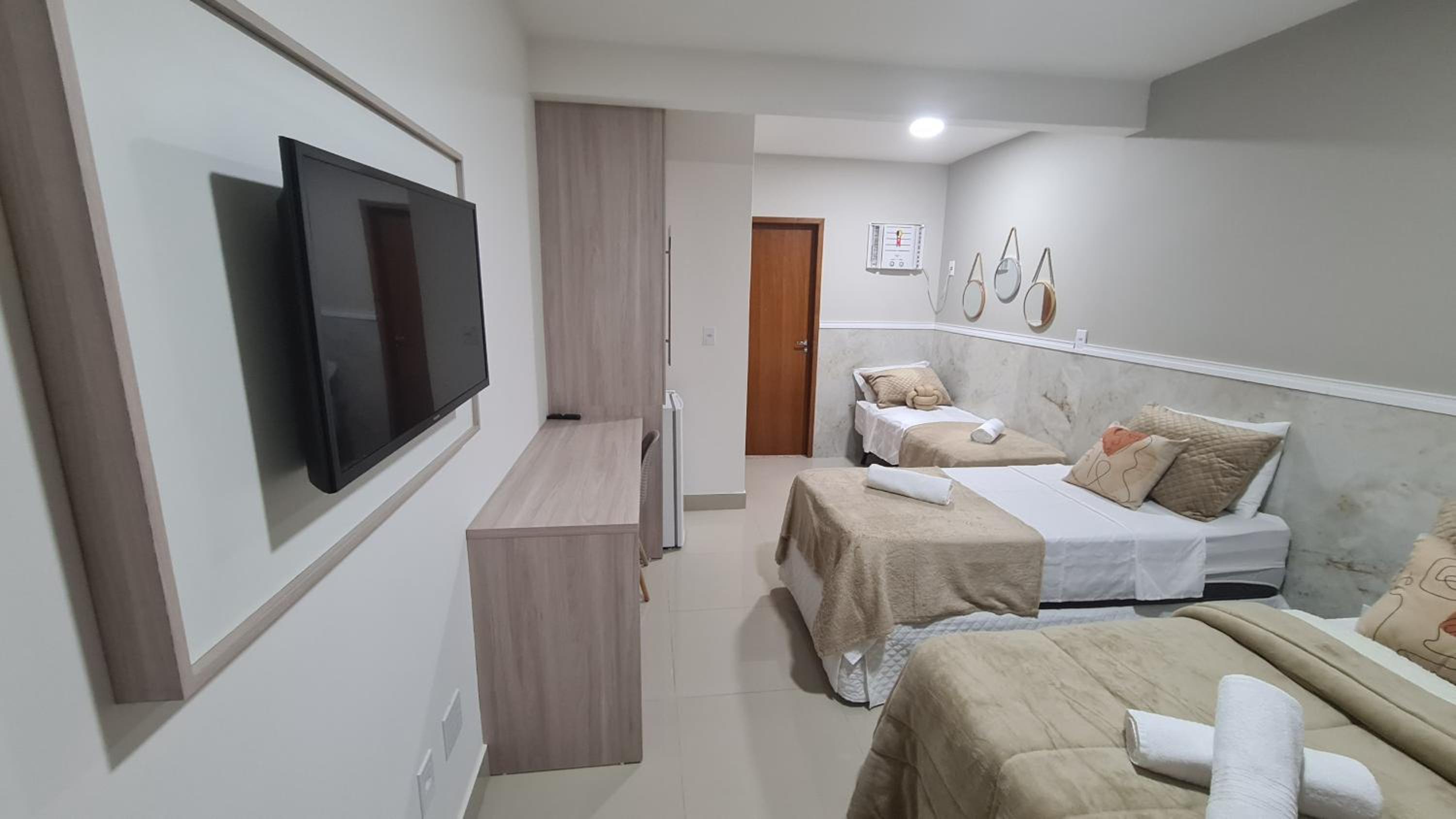 King Suite with Pool View photo 2