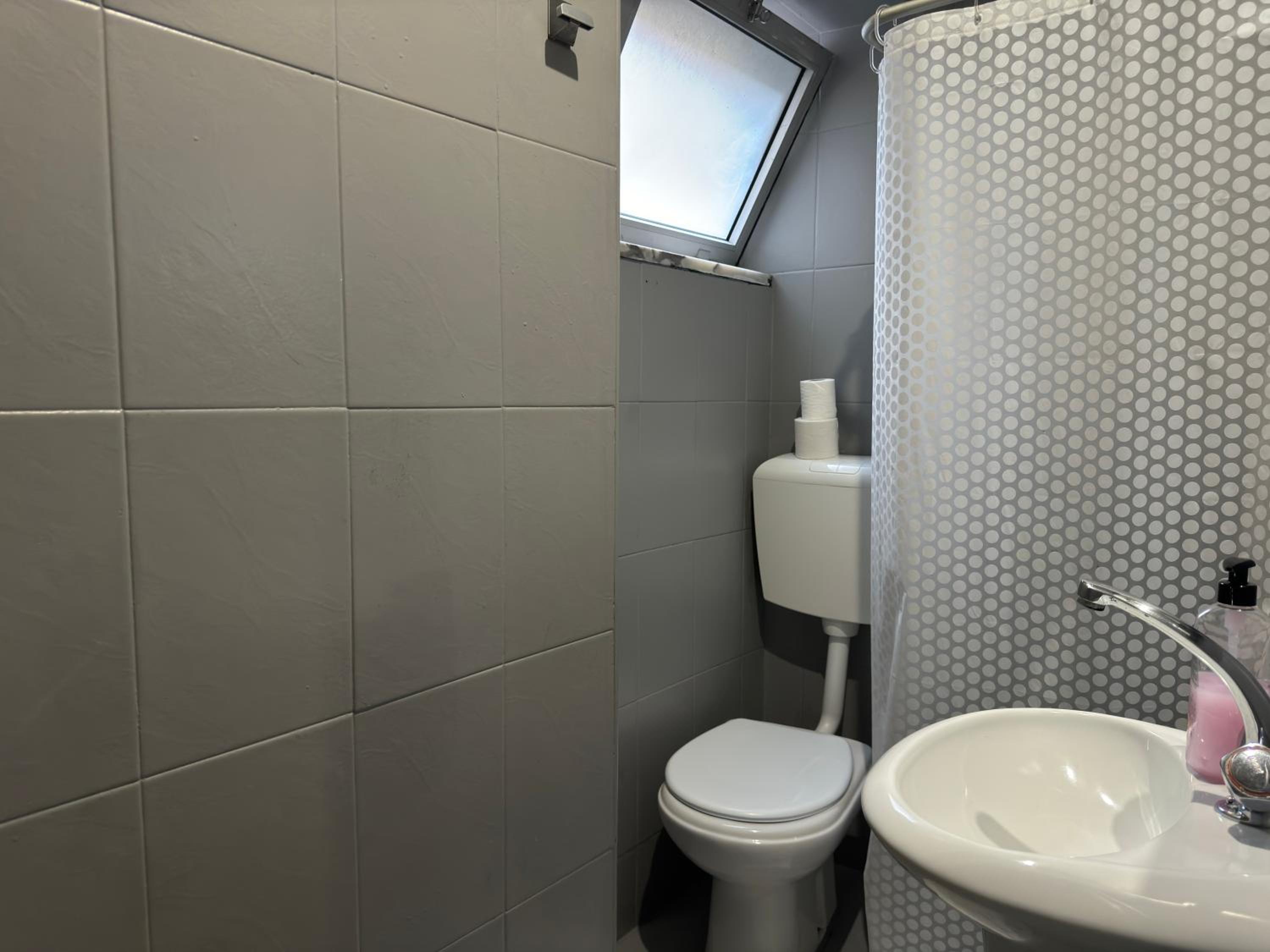 Double Room - Photo 10