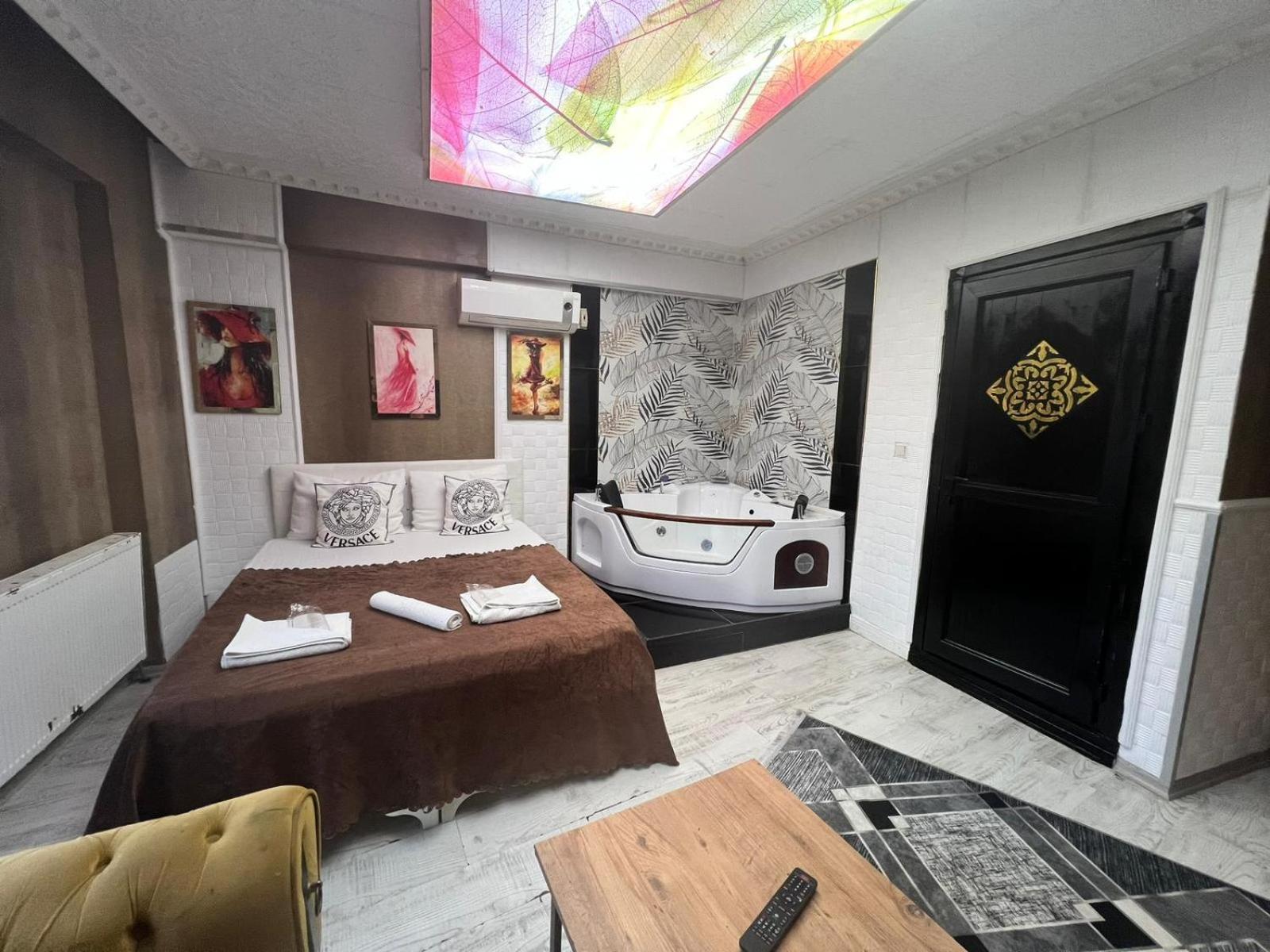 Deluxe Suite With Spa Bath photo 3
