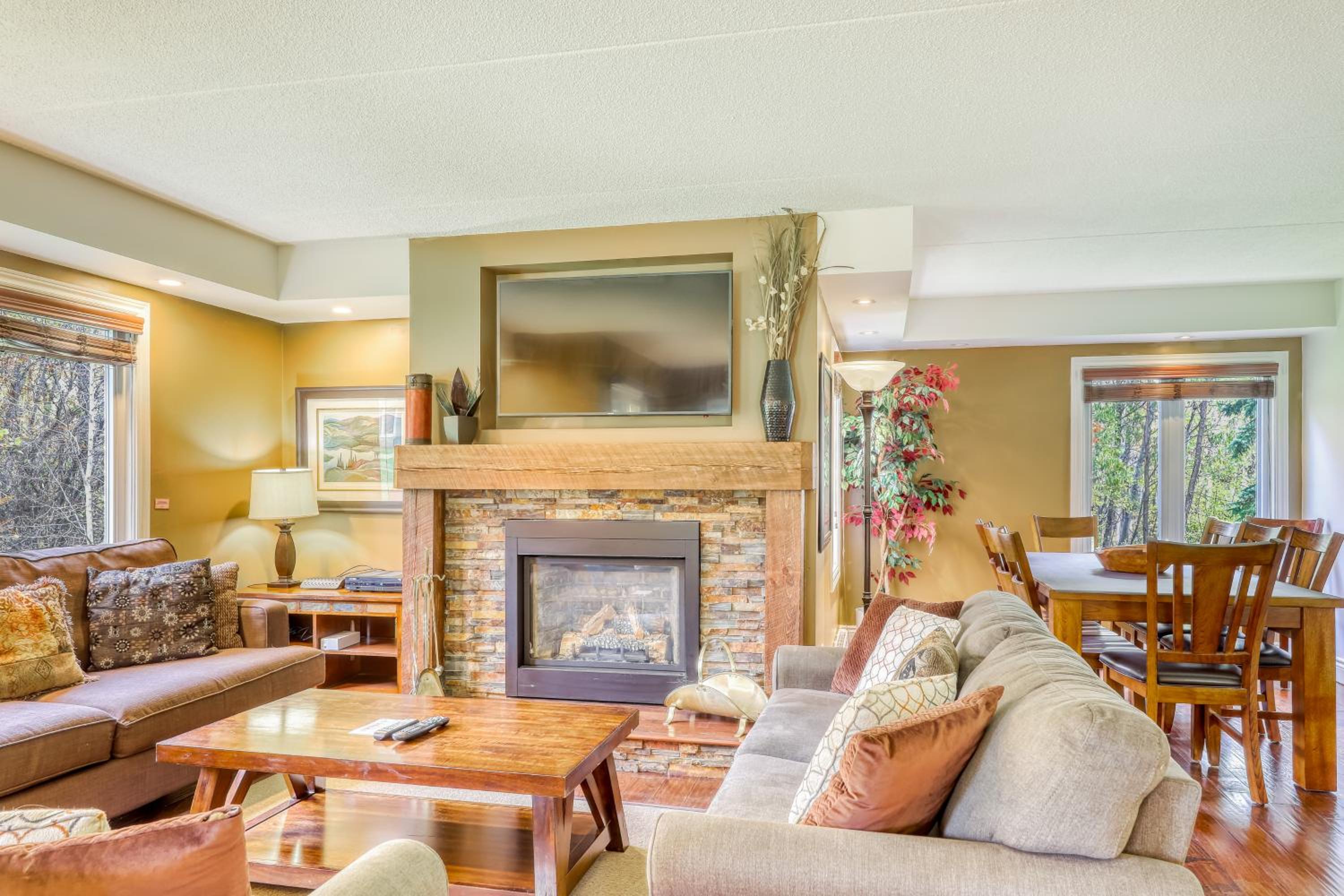 Three-Bedroom Apartment with Harbor View photo 3