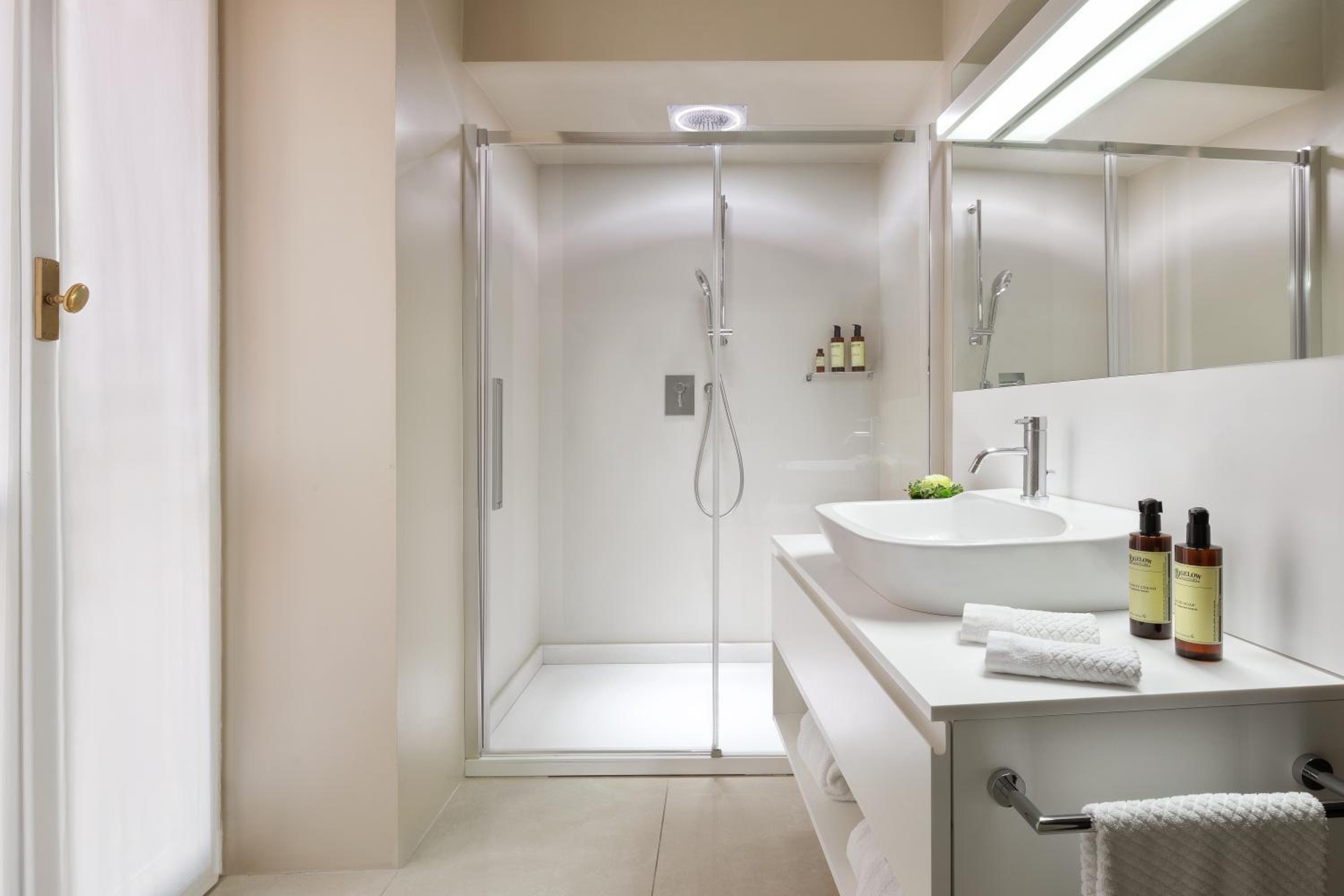 Prestige Suite photo 2