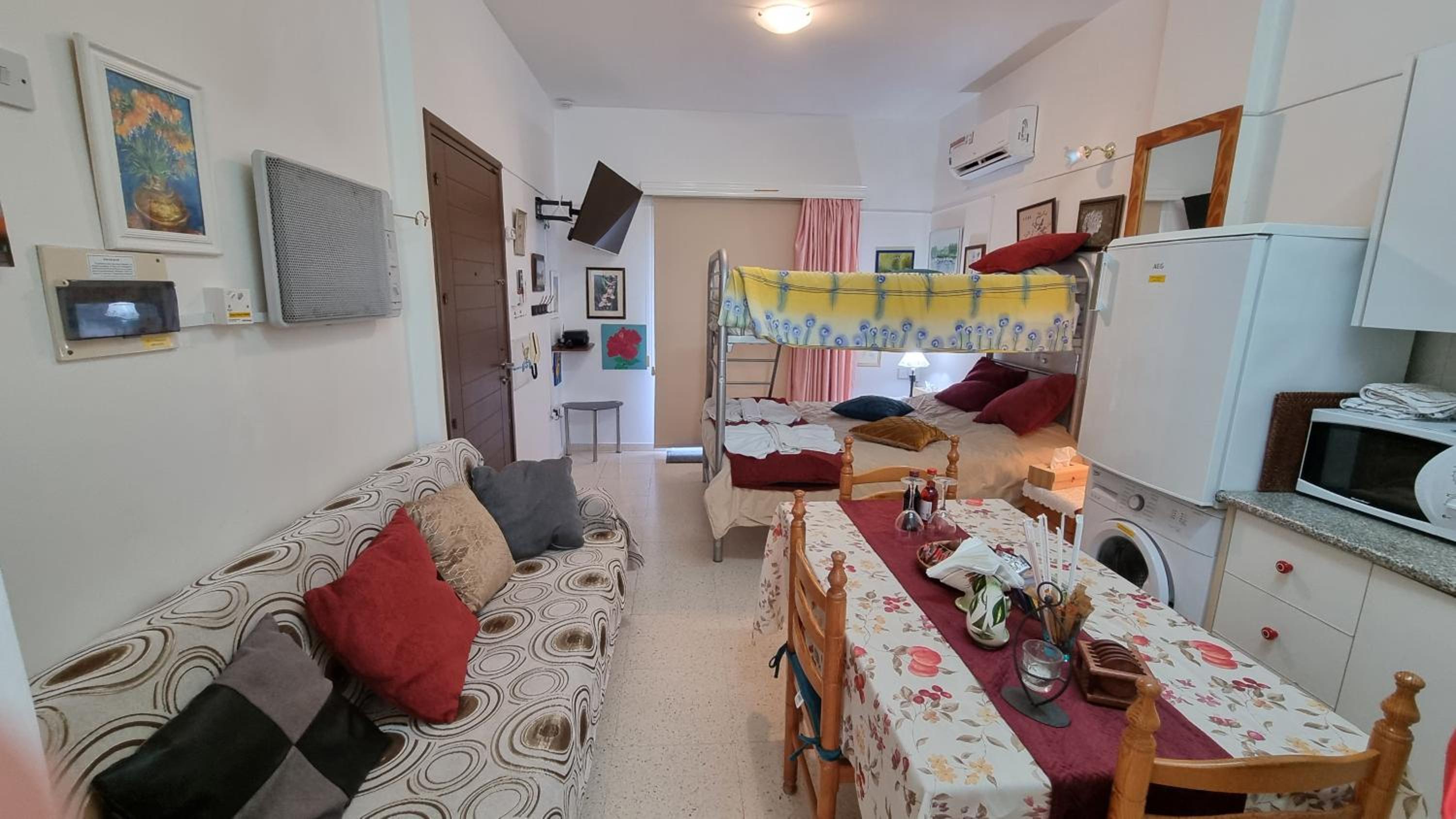 King Studio with Sofa Bed - Photo 25