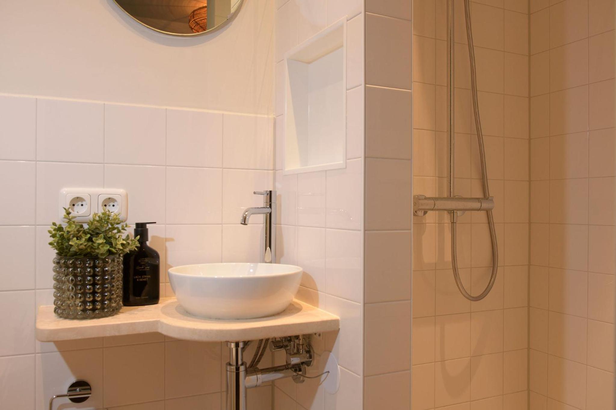 Twin Room With Private Bathroom photo 3