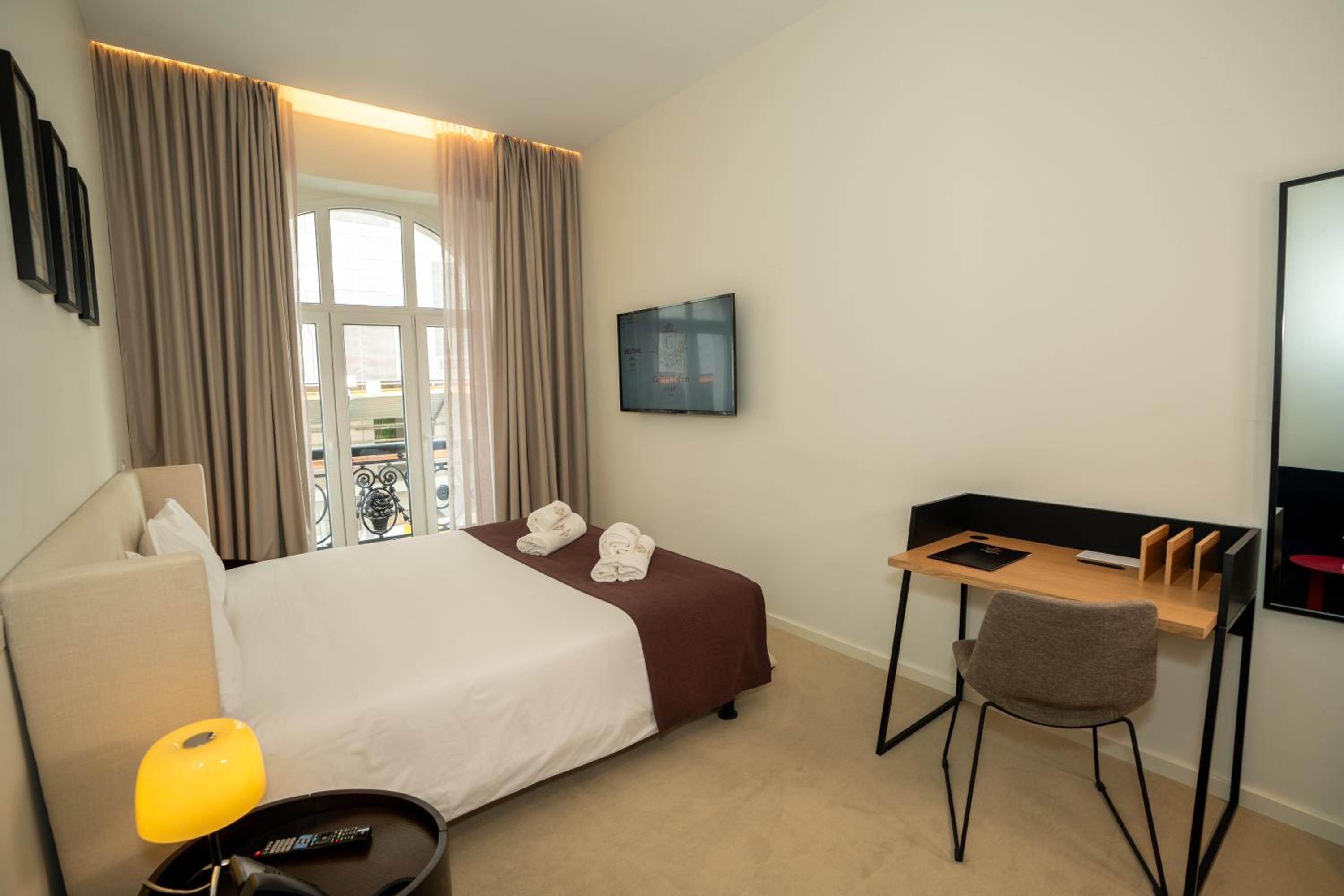 Double Room - Photo 9