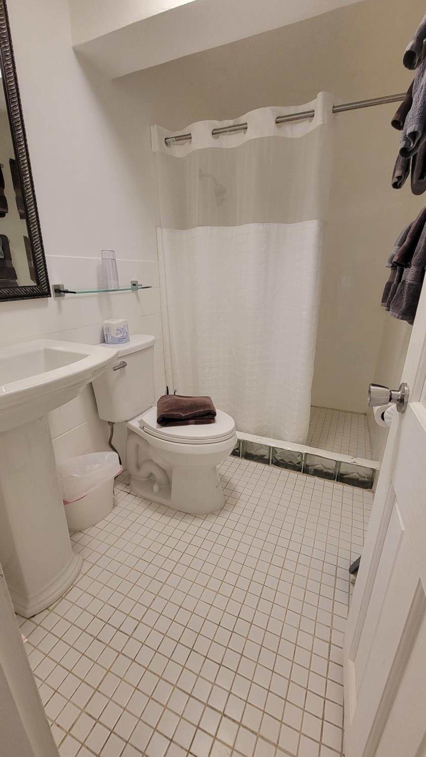 Room 3, Two Double Beds