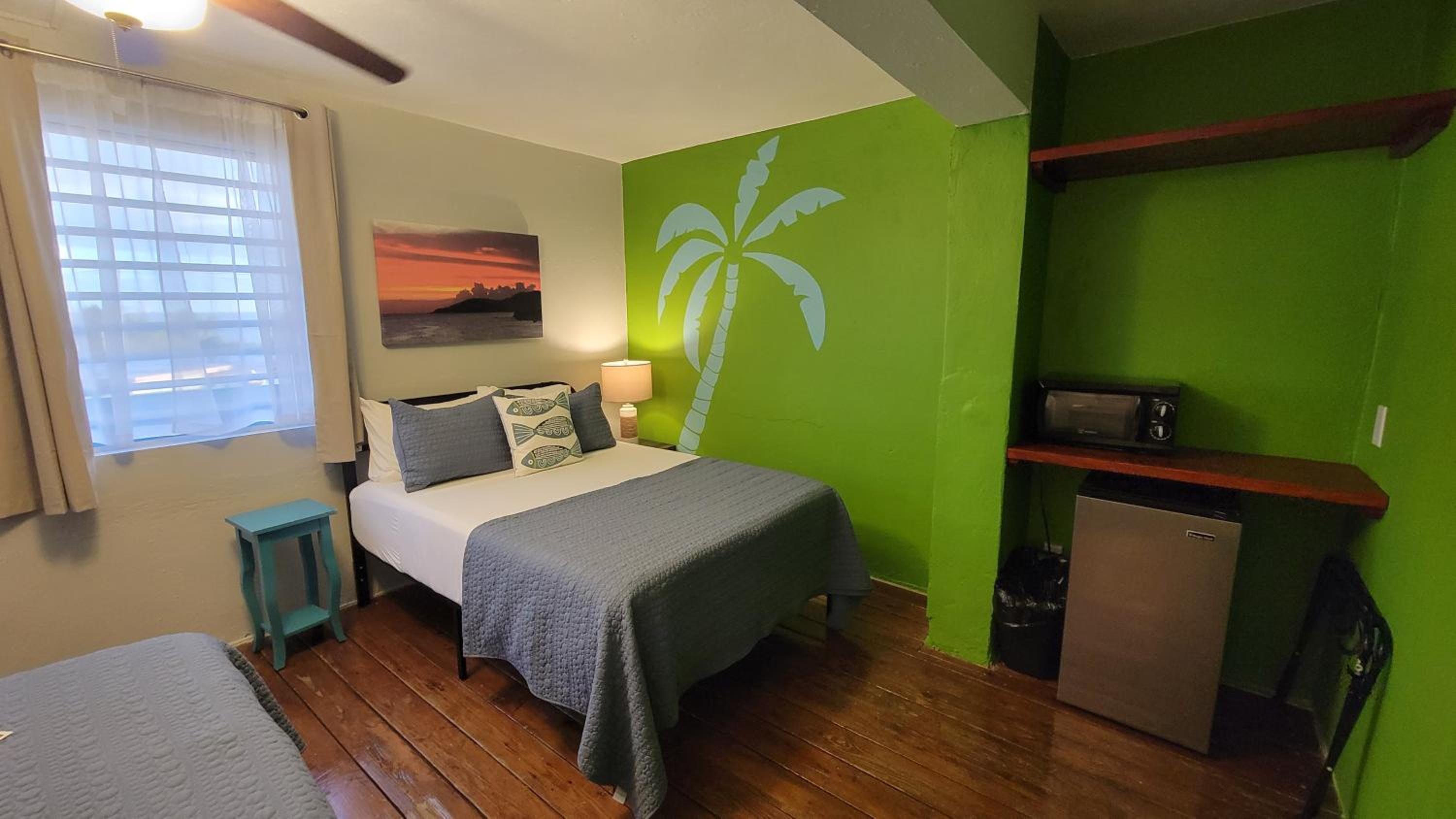 Room 3, Two Double Beds photo 2