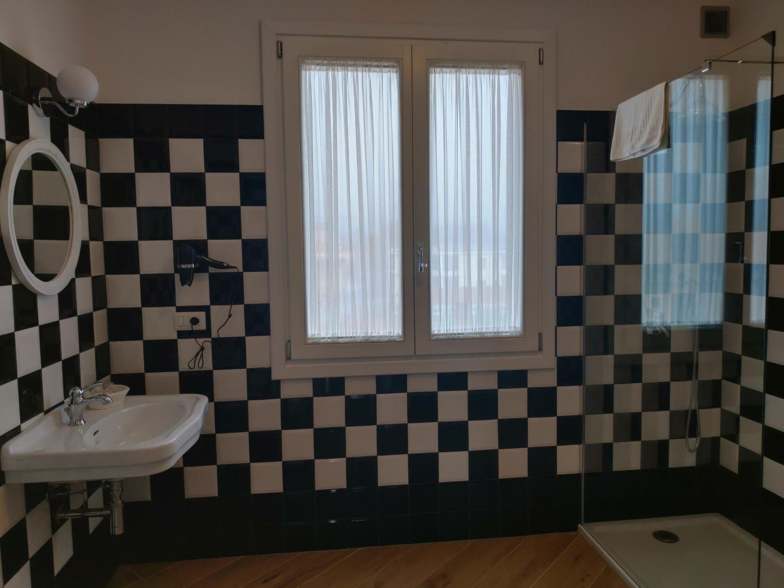 Superior King Suite photo 2