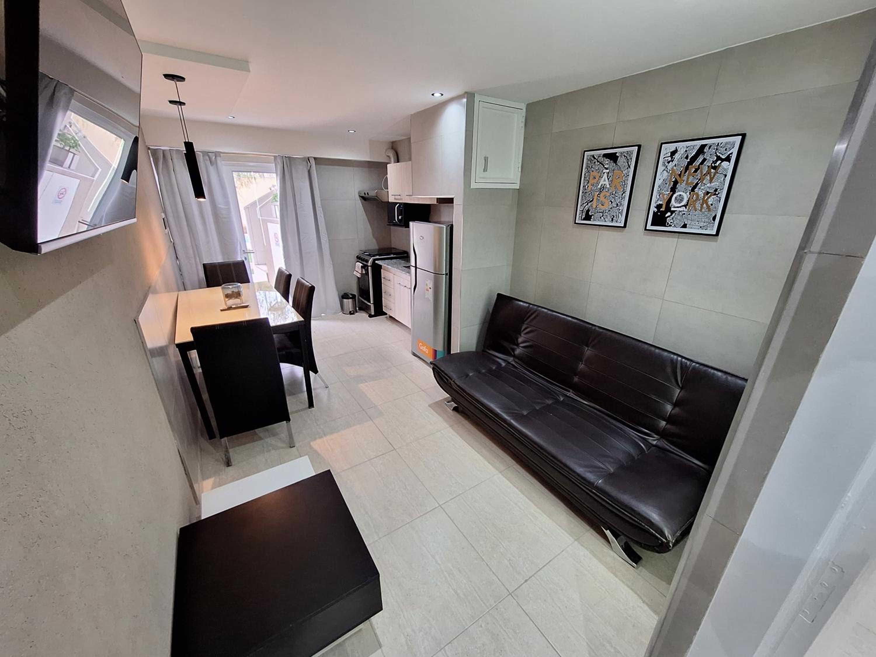 One-Bedroom Apartment photo 1