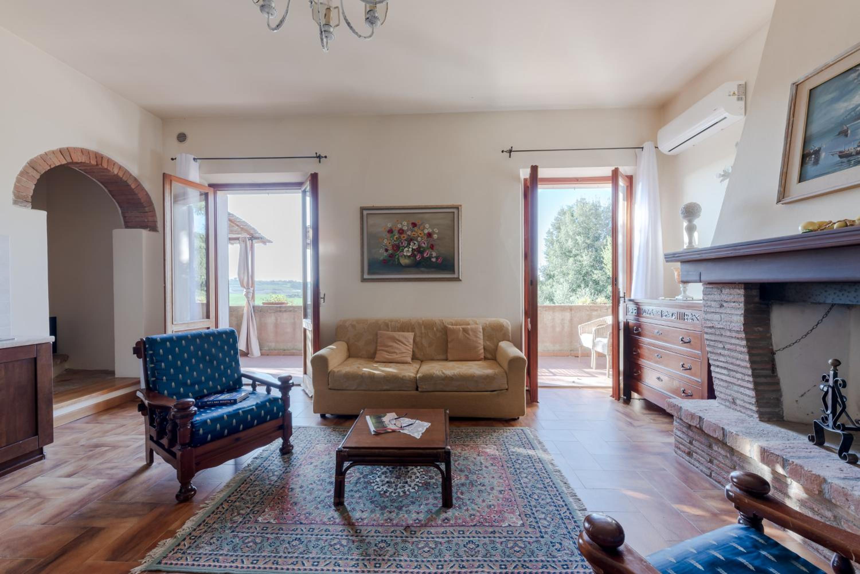 Suite with Balcony - Photo 6