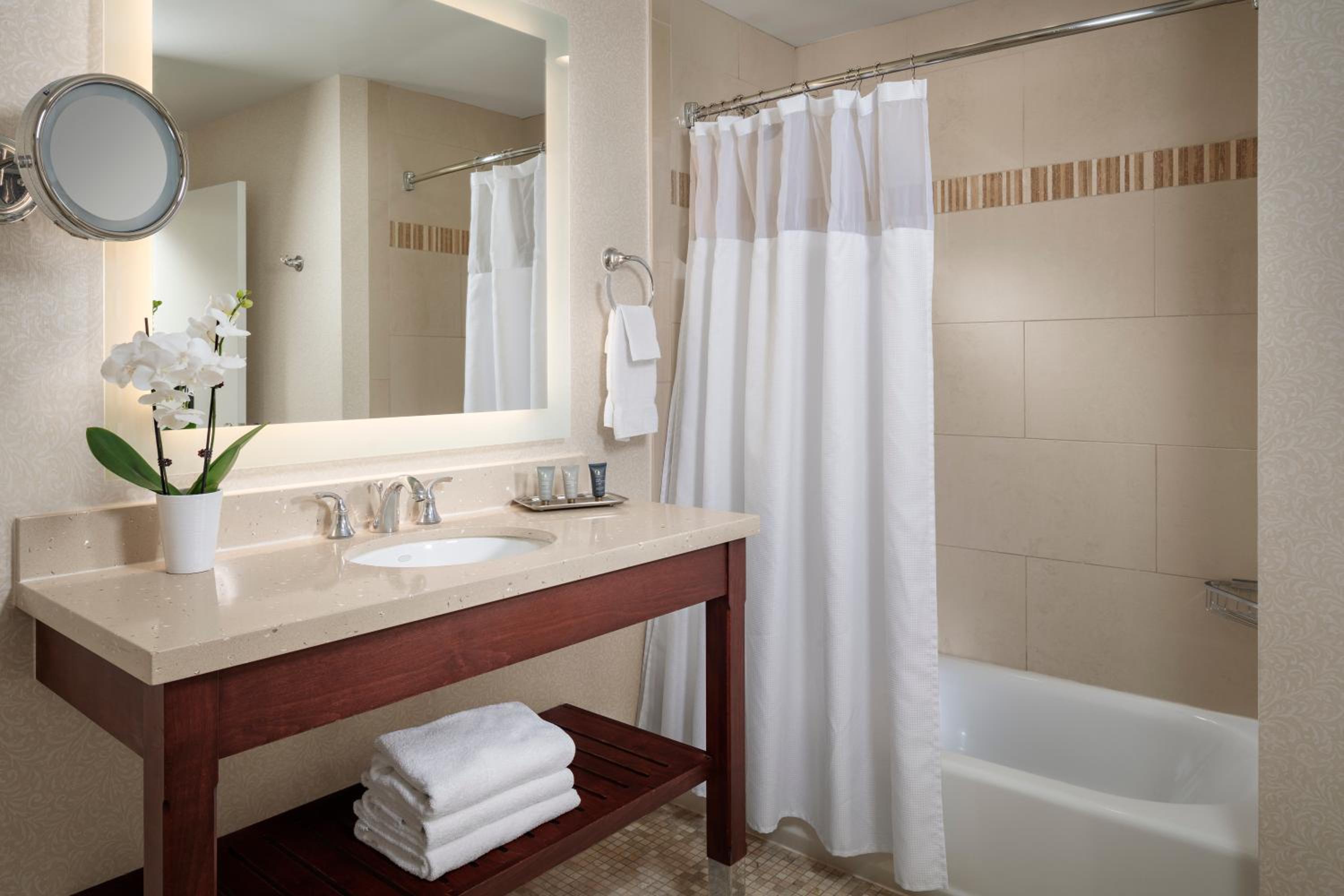 Resort Suite 2 Queens