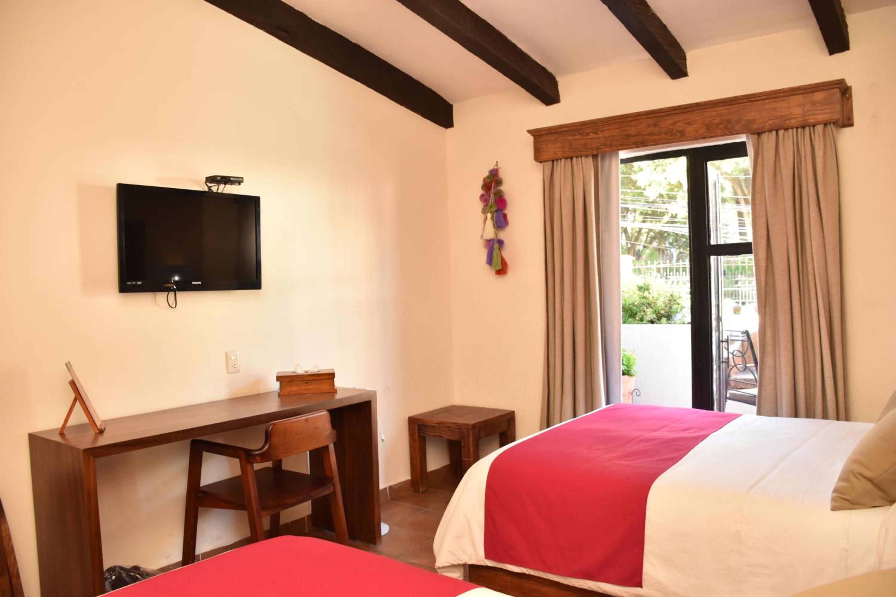 Double Room with Two Double Beds - Photo 5