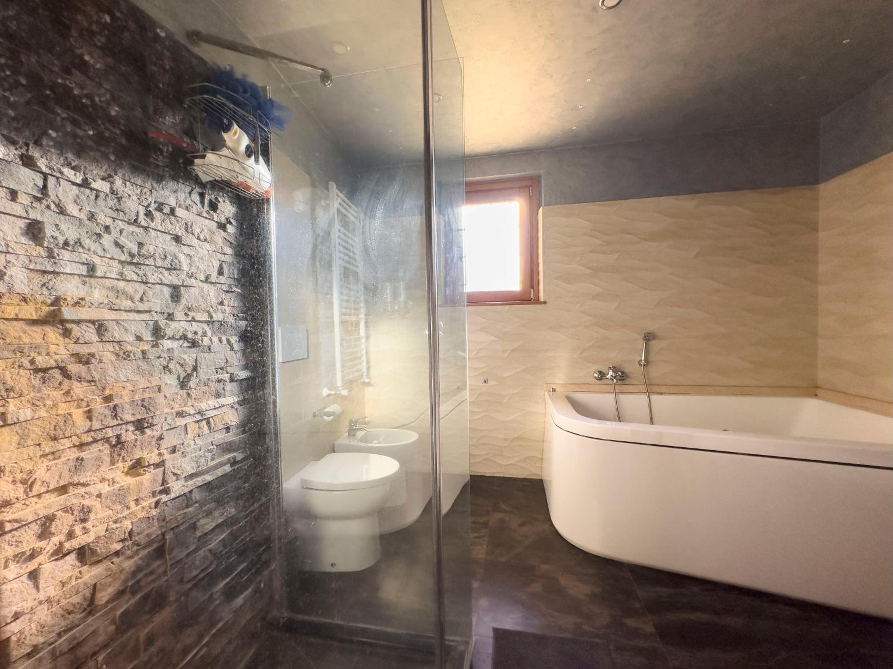 Double Room with Shared Bathroom photo 2