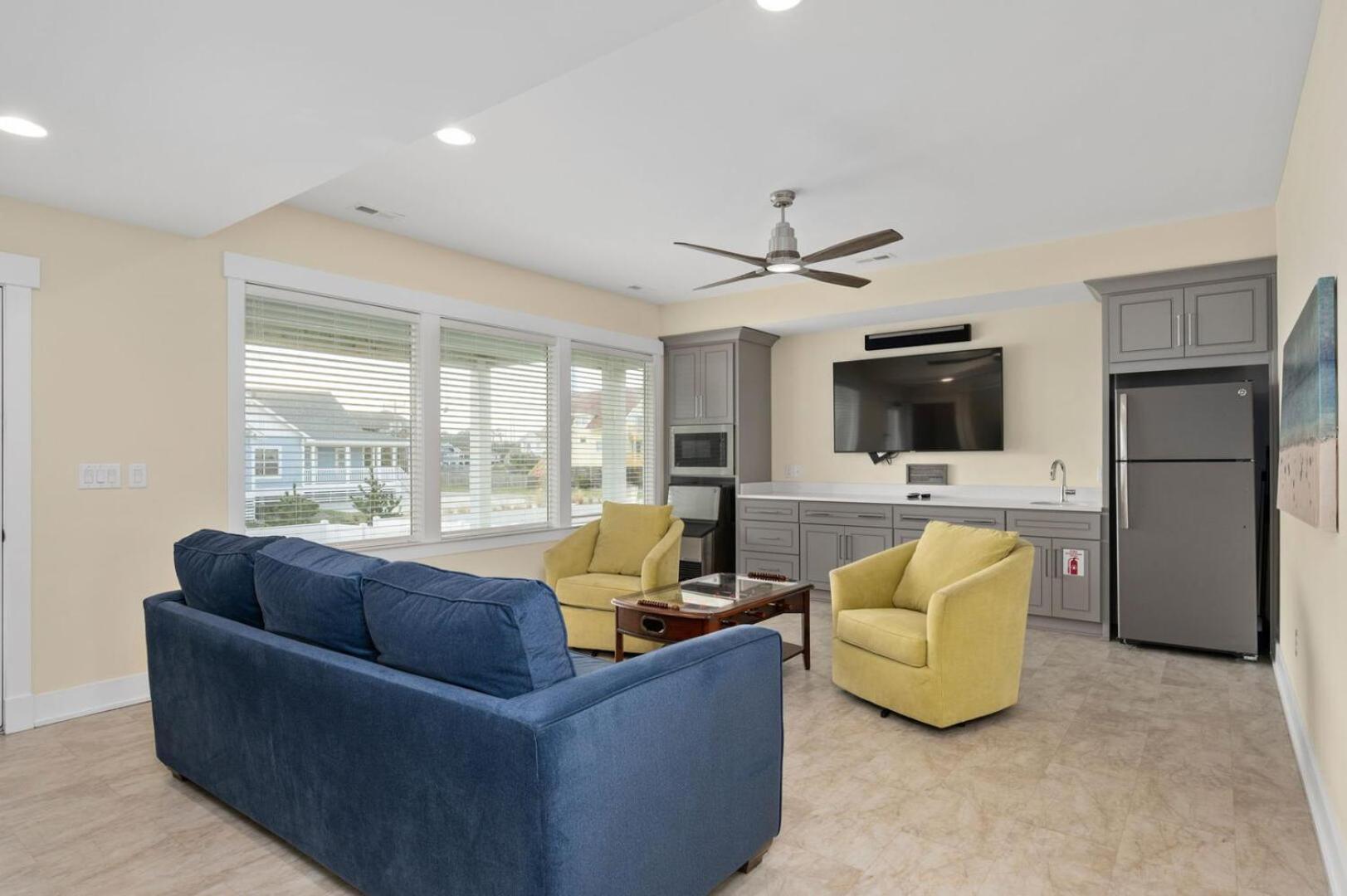 Six-Bedroom House photo 1