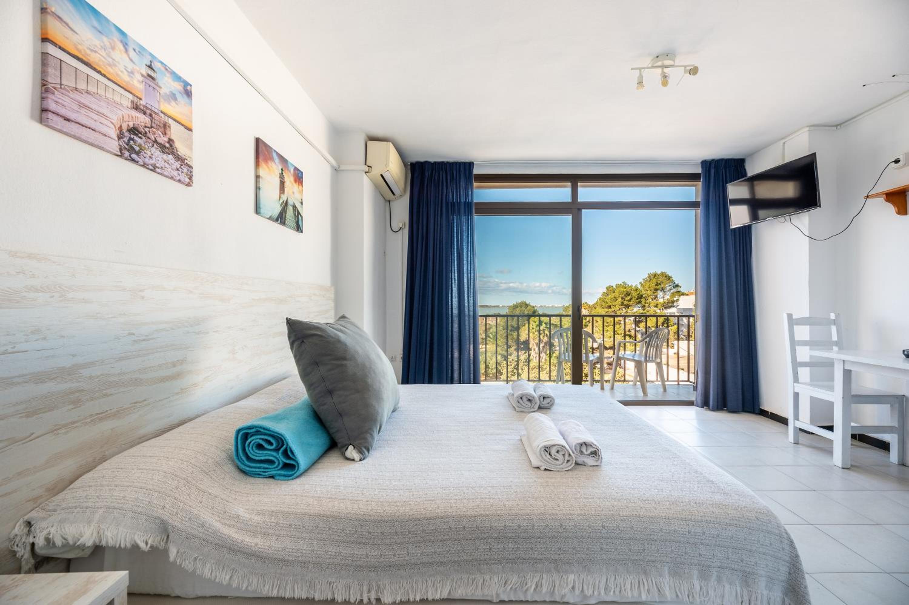 Apartamento de un dormitorio superior con balcón