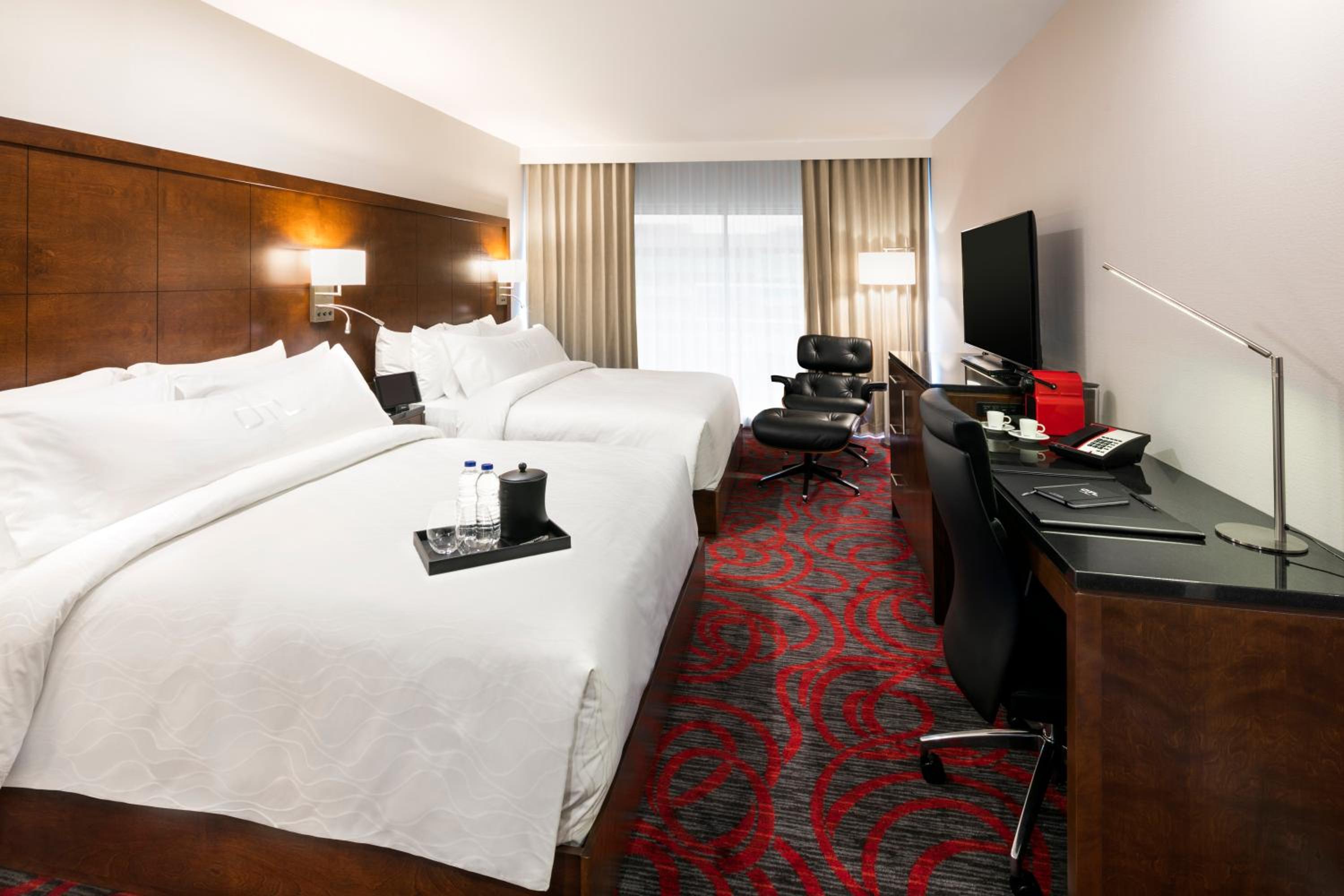 Deluxe Queen Room with Two Queen Beds photo 2