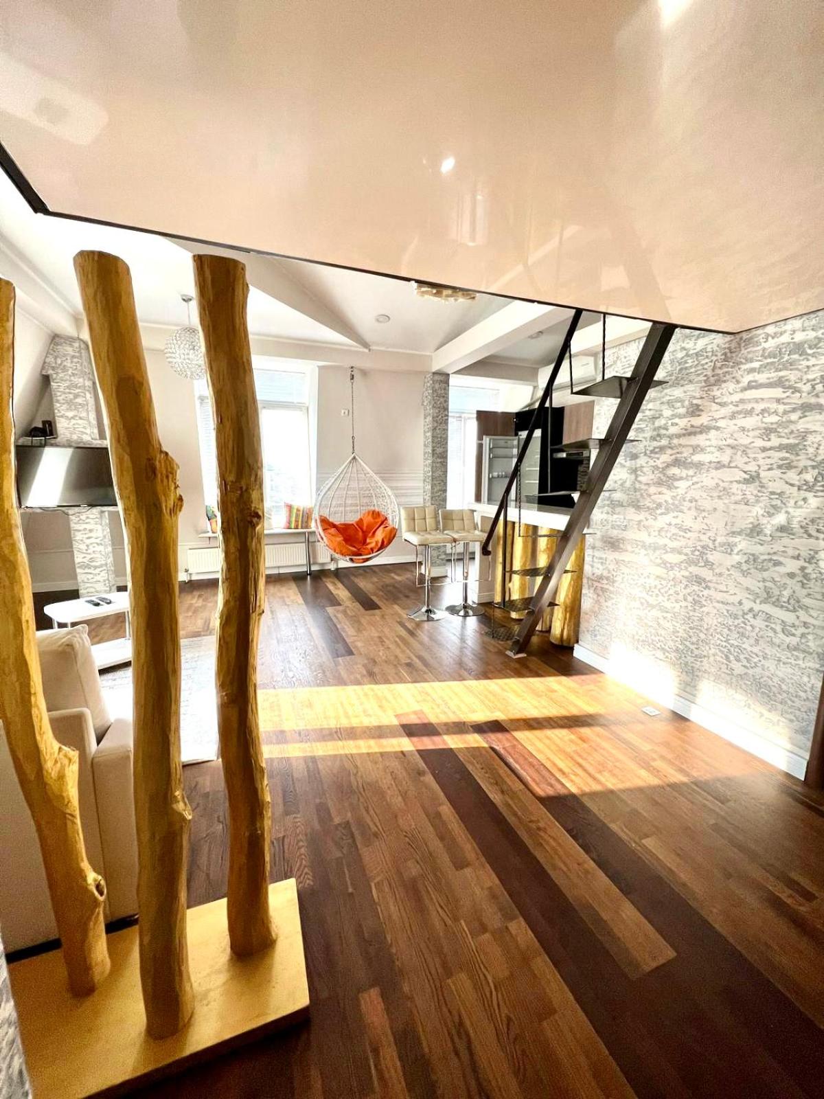One-Bedroom Apartment photo 1