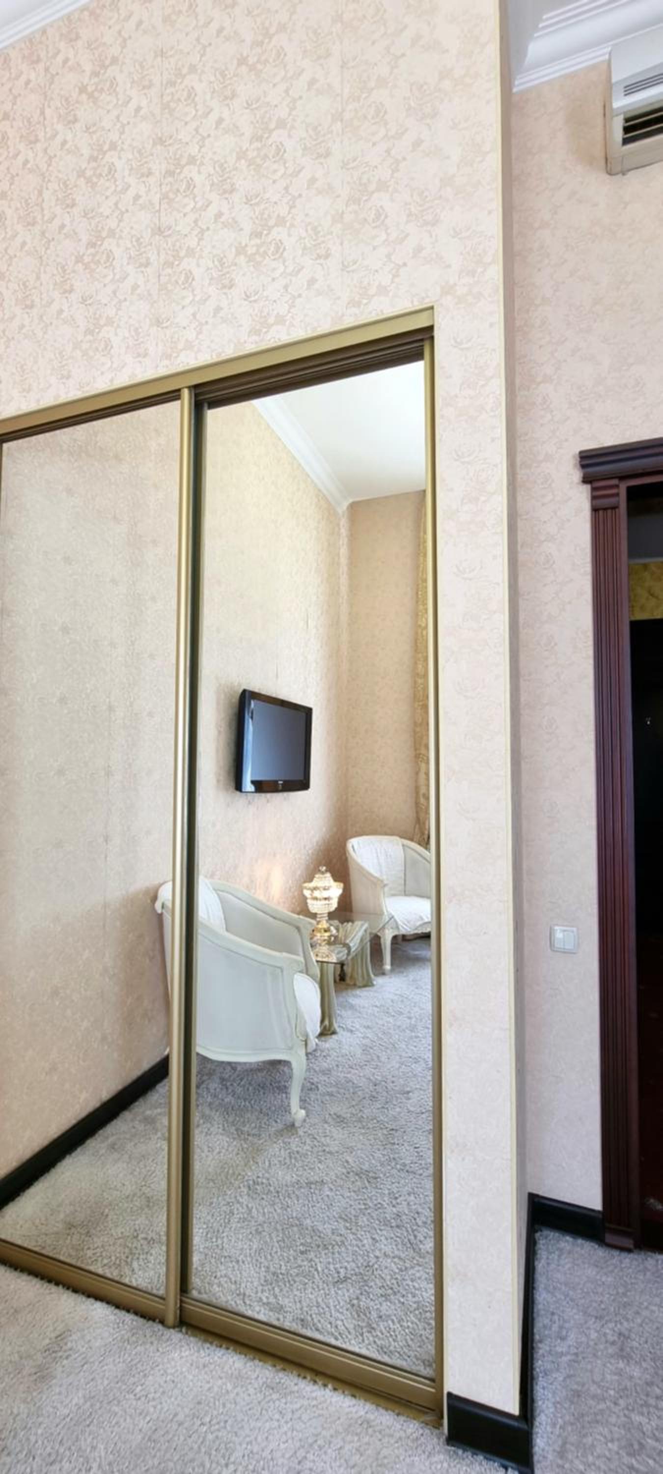 King Suite photo 2