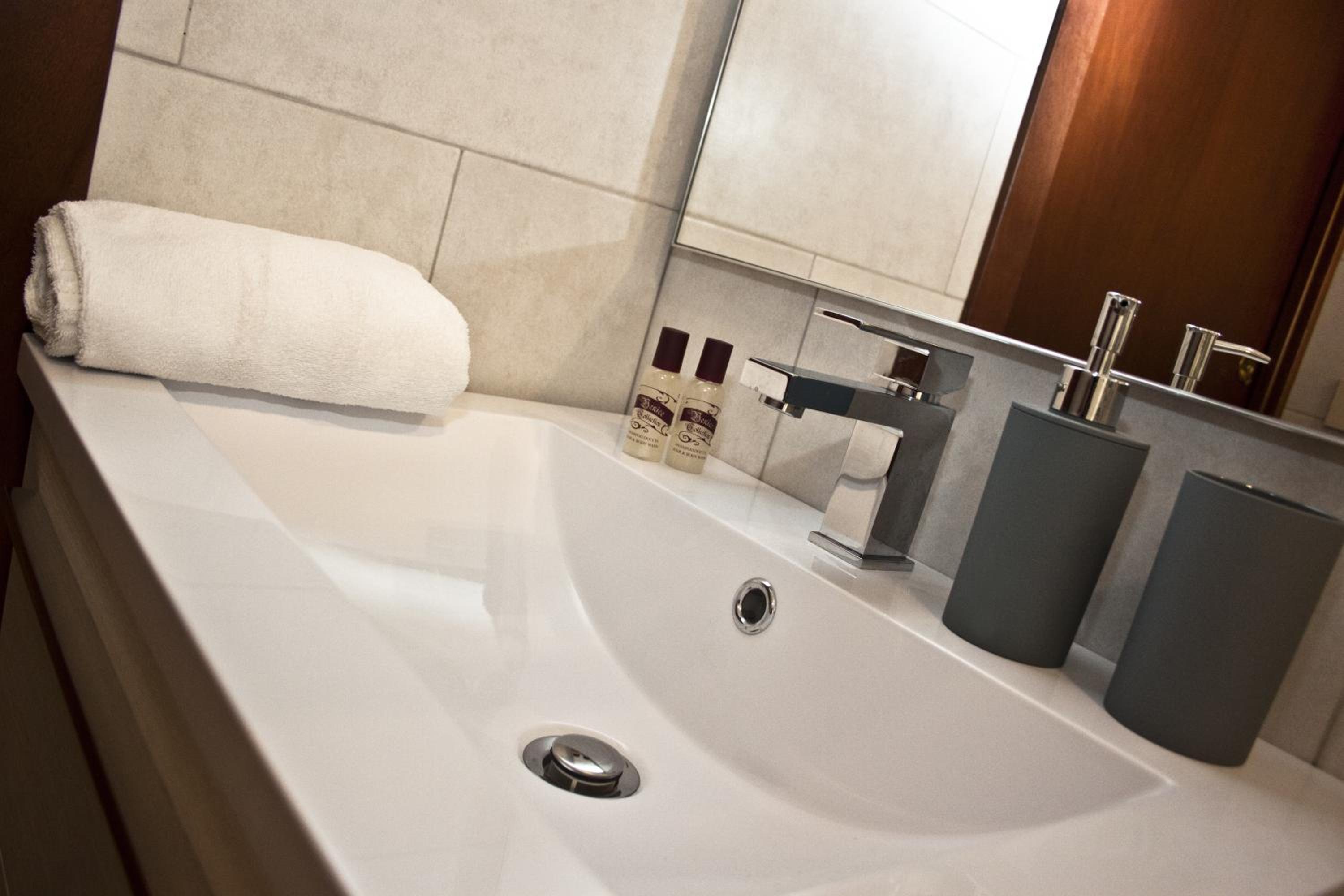 Double Room with Private External Bathroom photo 3