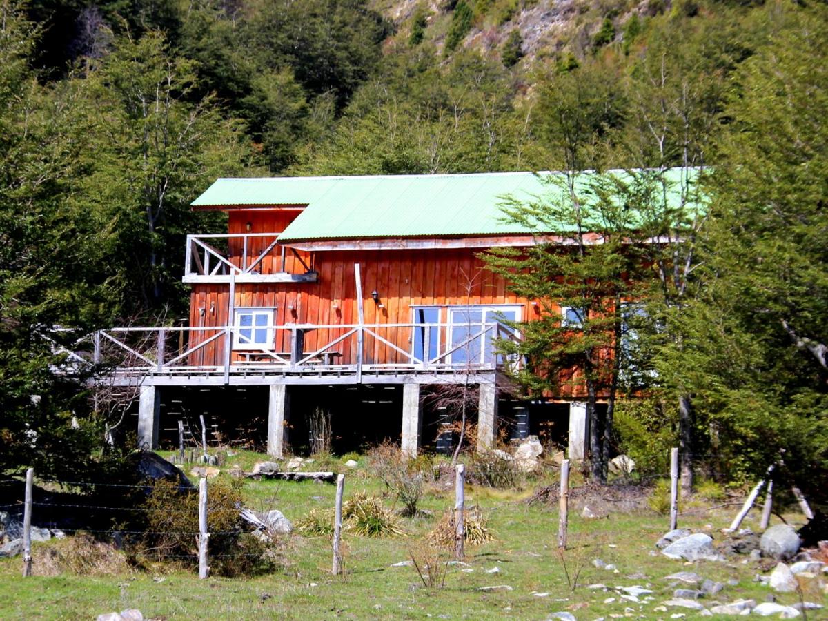 Five-Bedroom House photo 3