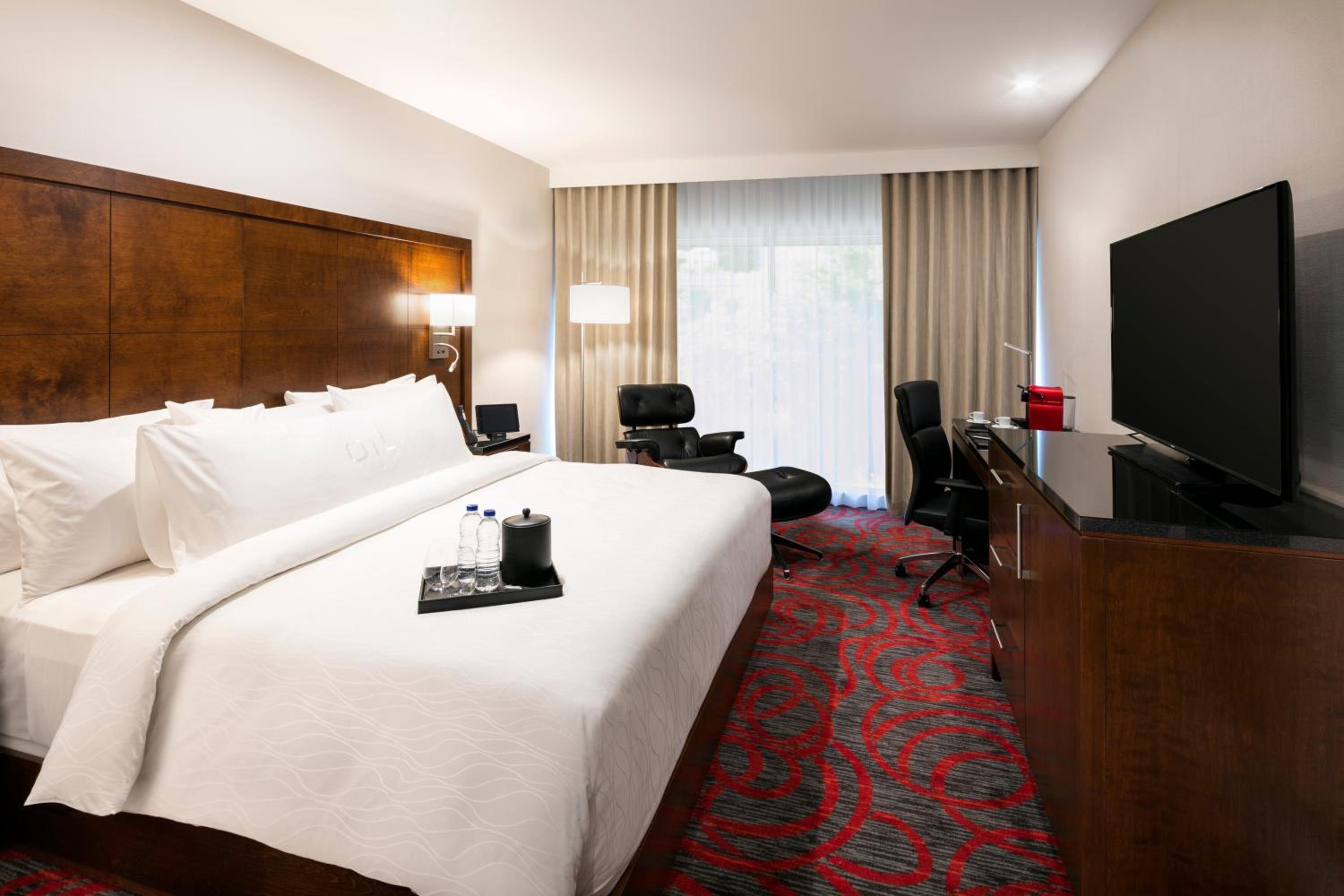 Deluxe King Room photo 2