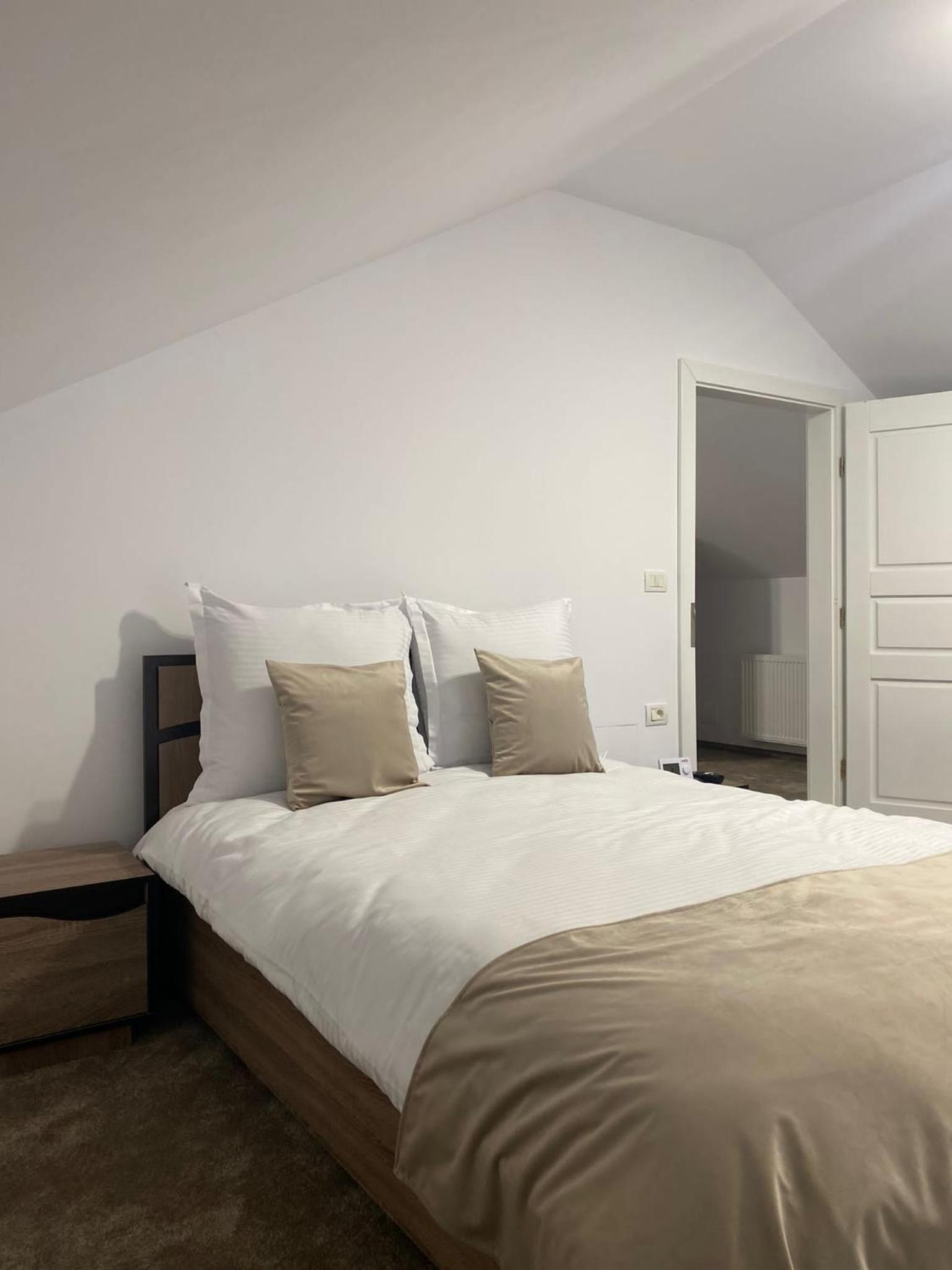 Double Room with Private Bathroom photo 3