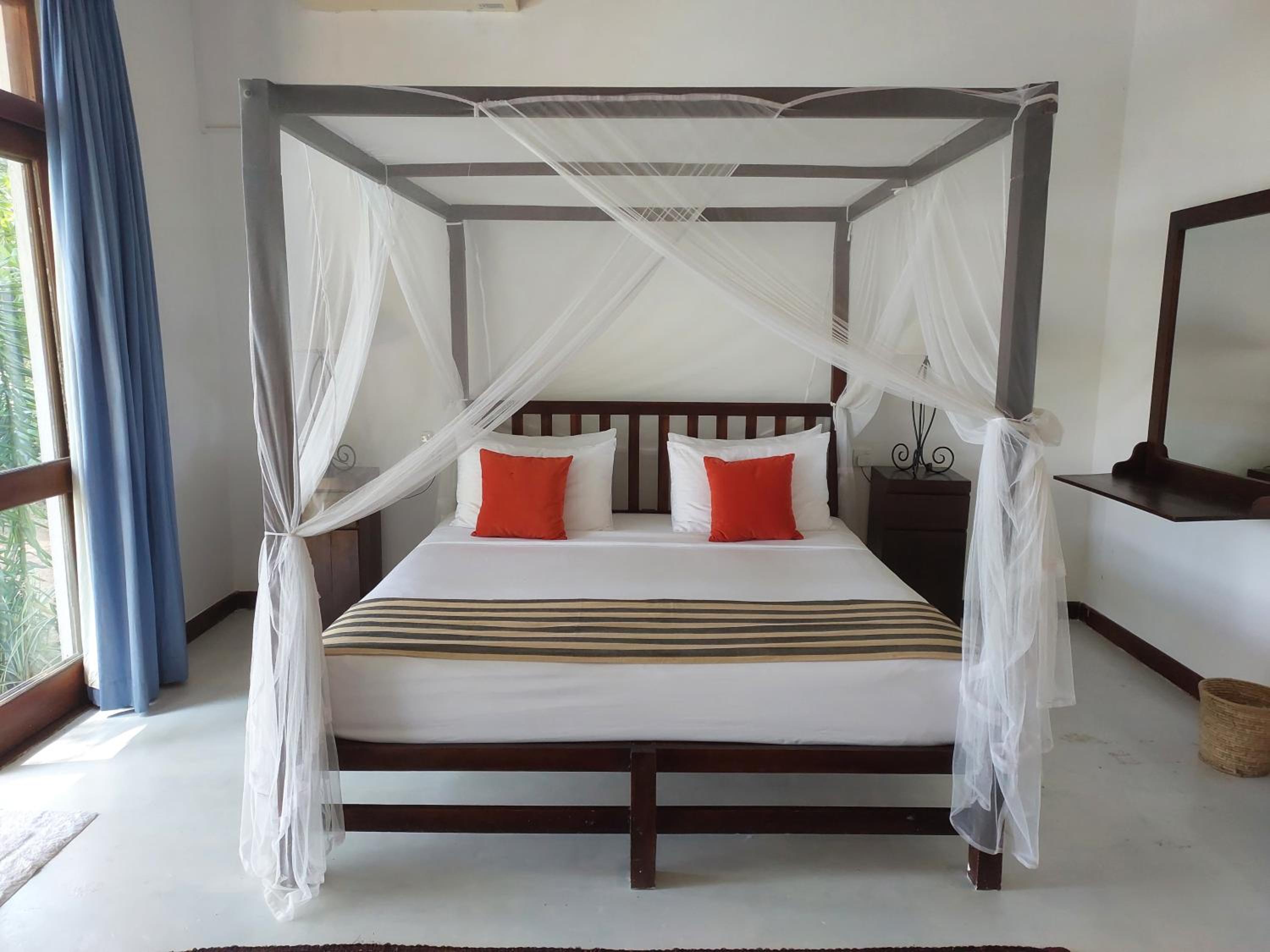 Three-Bedroom Villa photo 1