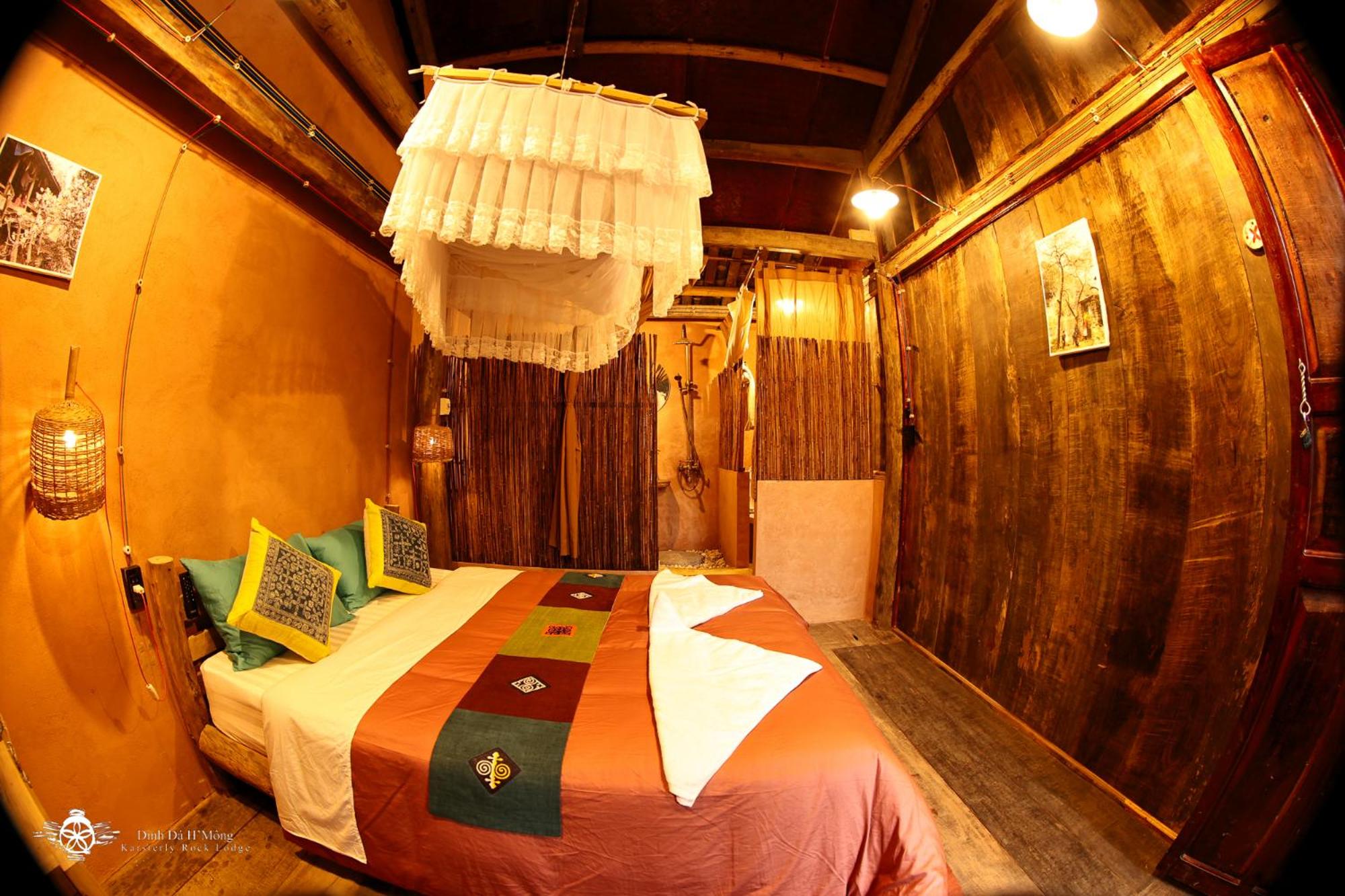 Standard Double Room - Photo 12