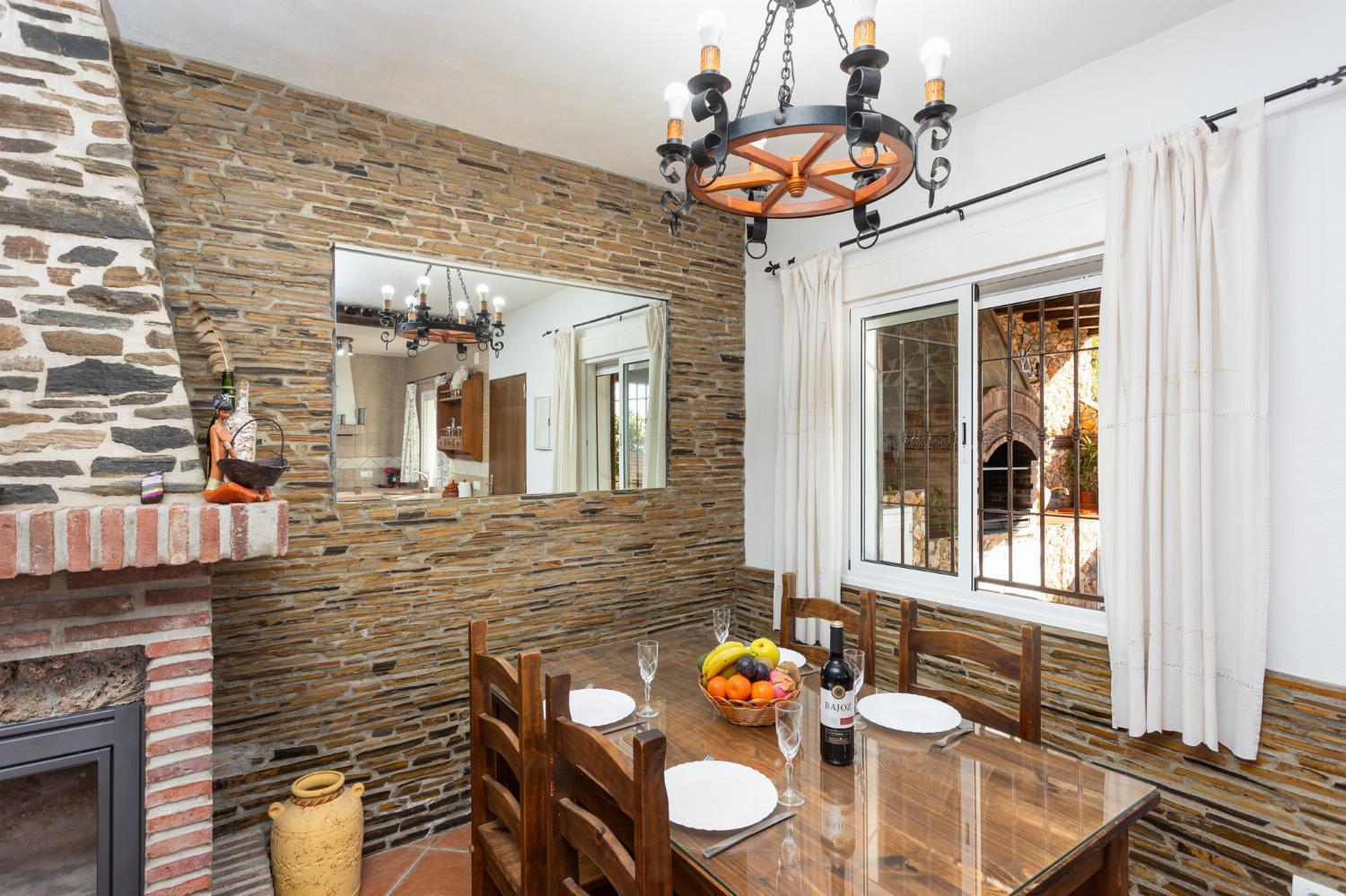 Villa photo 2