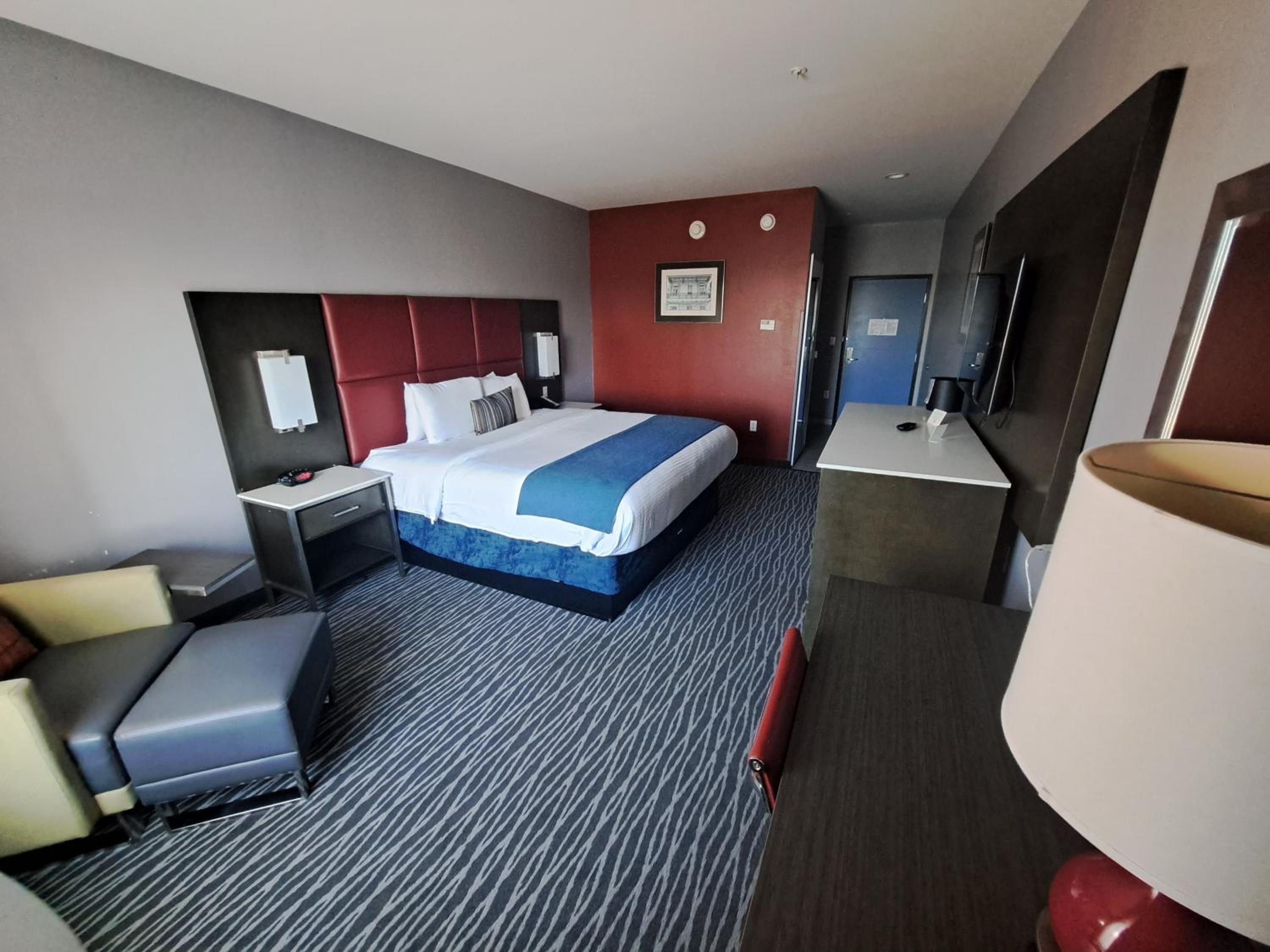 Standard King Room photo 1