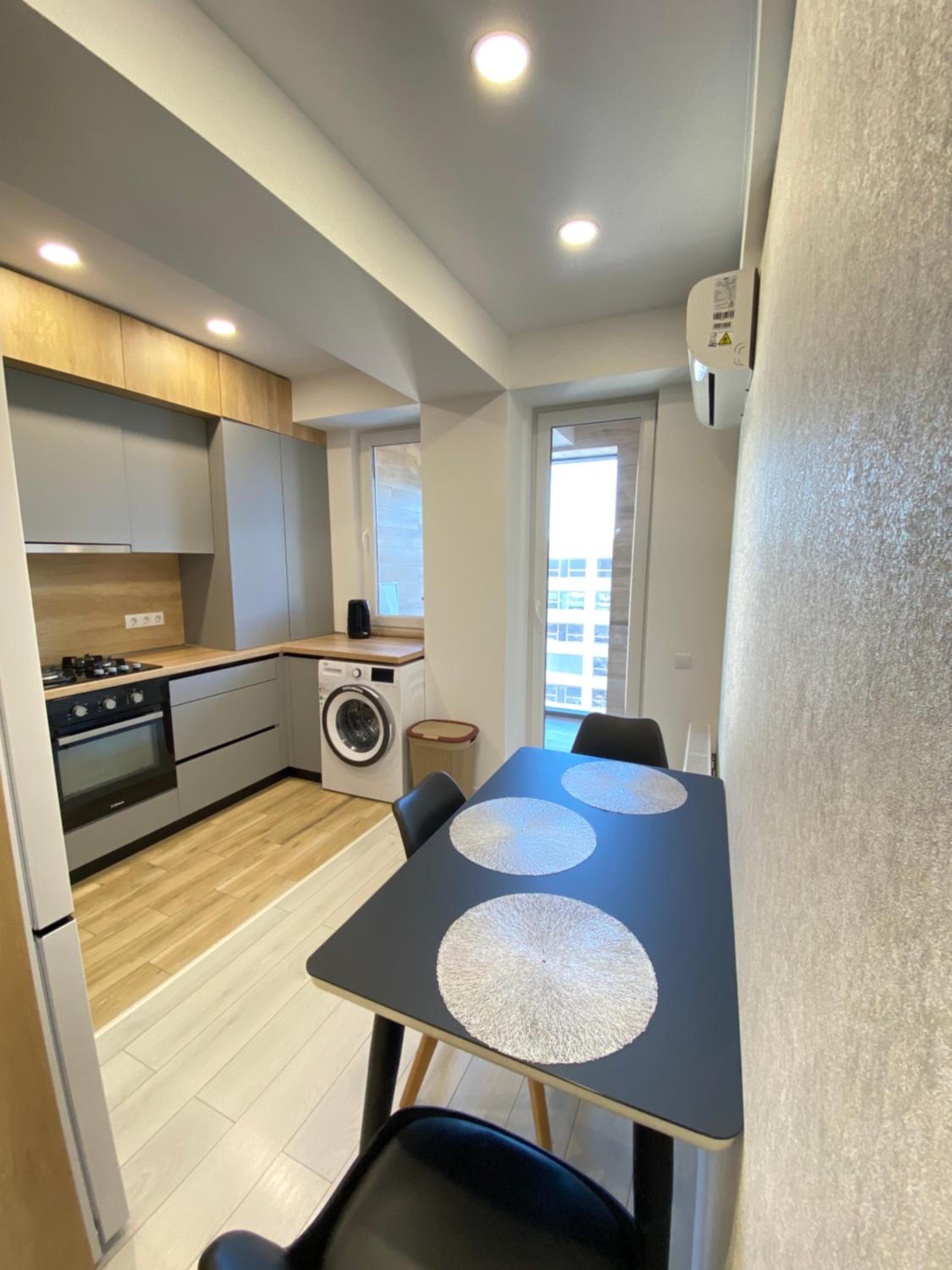 One-Bedroom Apartment photo 2