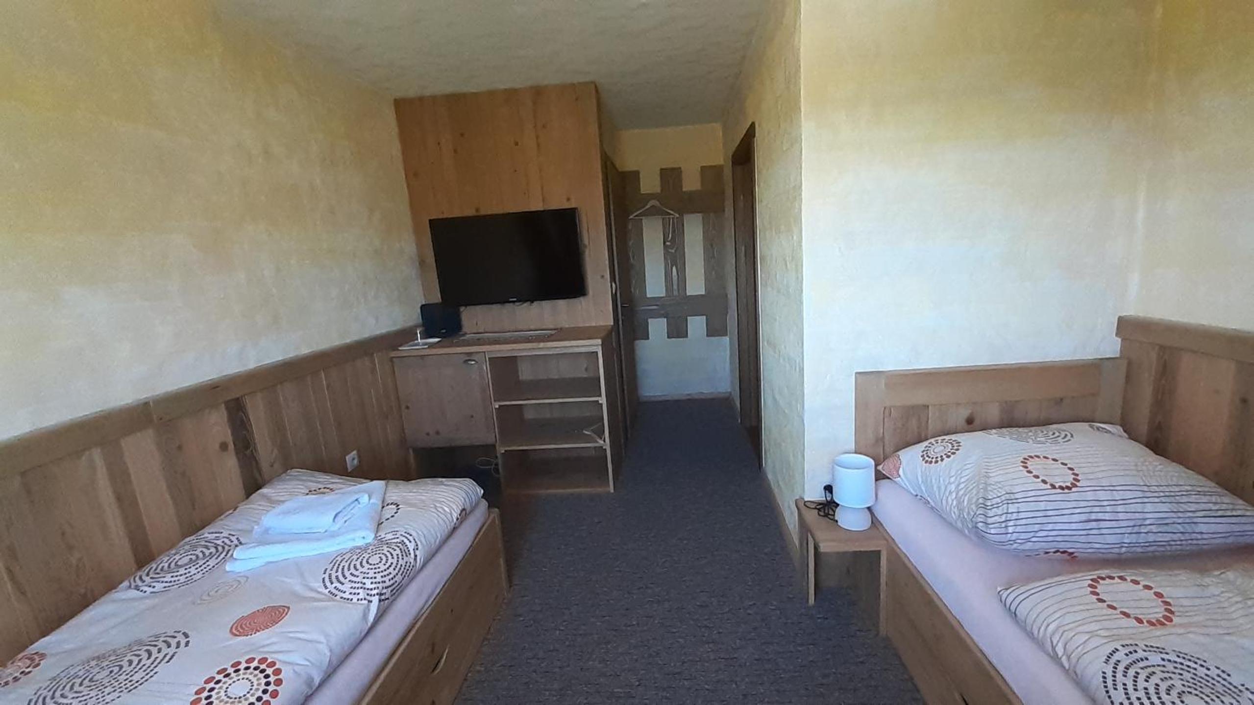 Standard Double Room - Photo 5