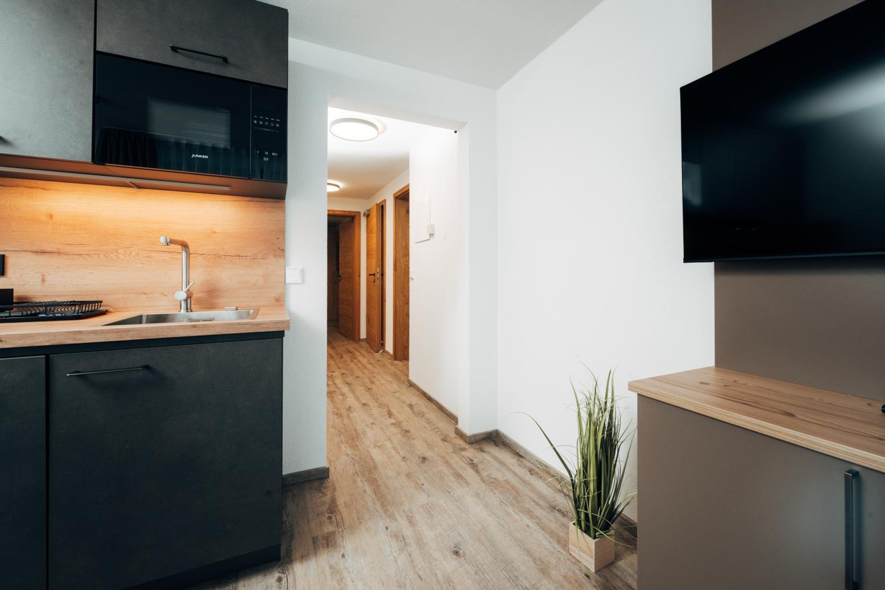 Apartment with Balcony photo 2