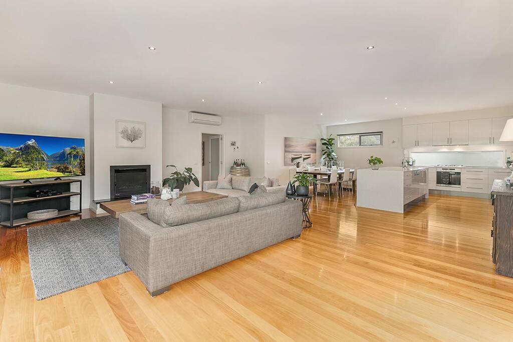 Four-Bedroom House photo 2